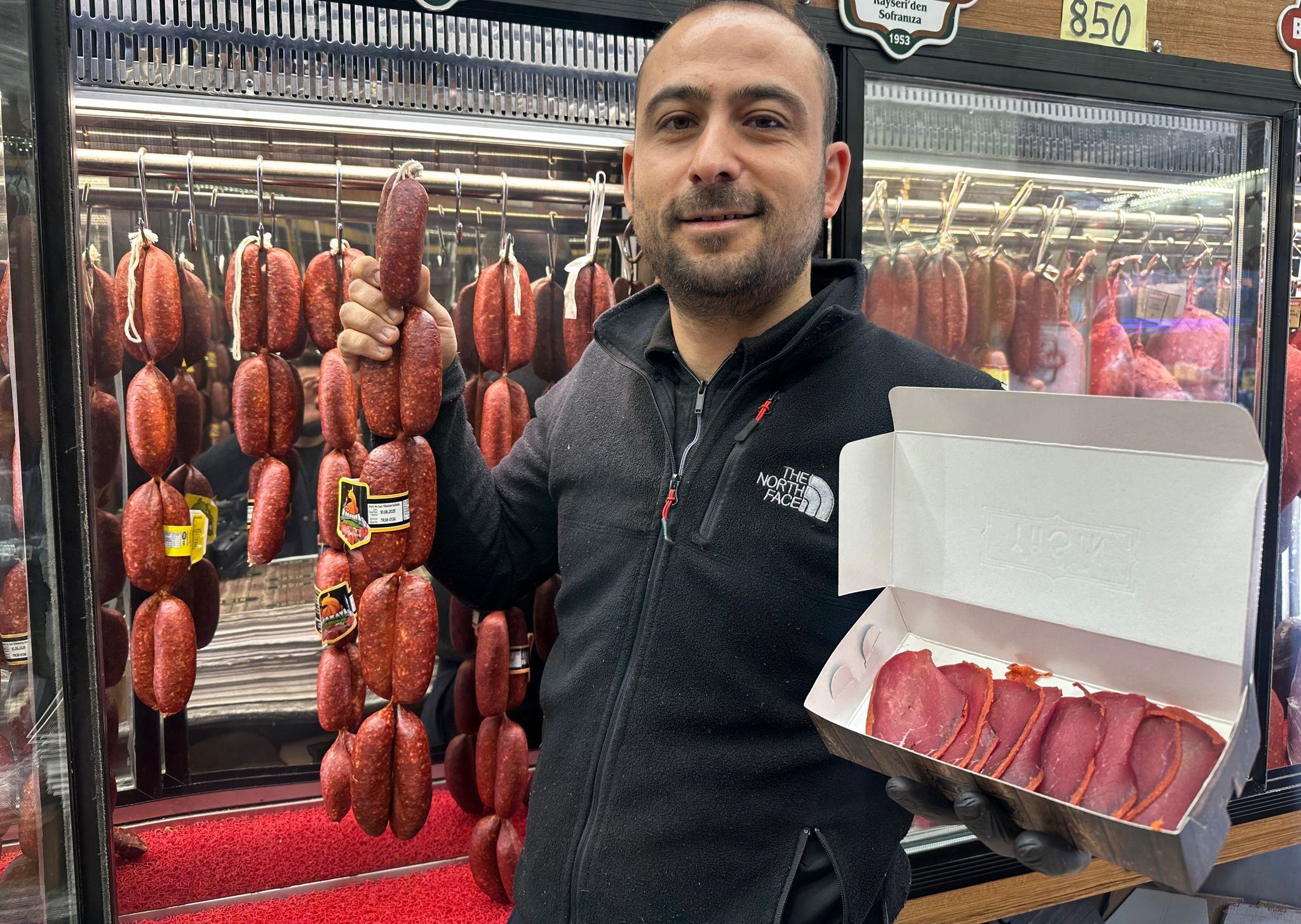 Kilosu 1.800 TL olmasına rağmen kapış kapış satılıyor! Esnafın işleri yüzde 70 arttı - 1. Resim