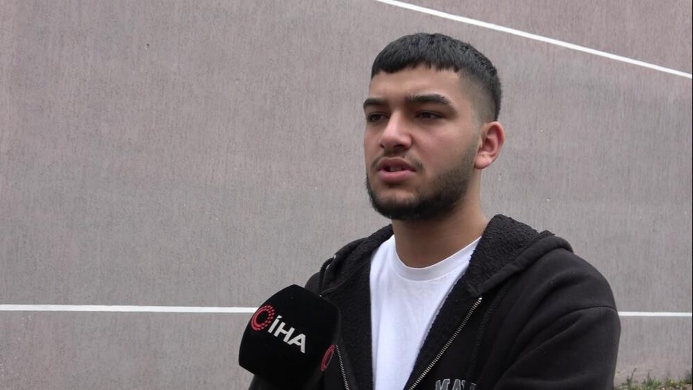 Okul bahçesinde akılalmaz olay! İşe gelen güvenlik görevlisi fark etti Okul bahçesinde akıl almaz olay! İşe gelen güvenlik görevlisi fark etti - 1. Resim