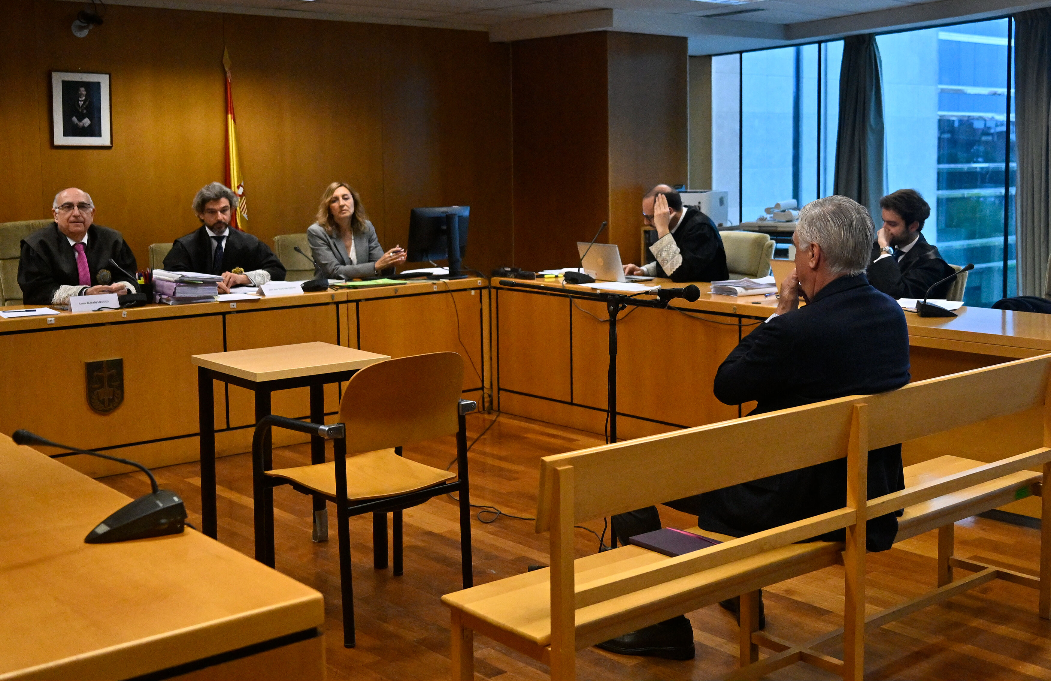 Ünlü teknik direktör hakim karşısında! 4 yıl hapsi isteniyor - 2. Resim