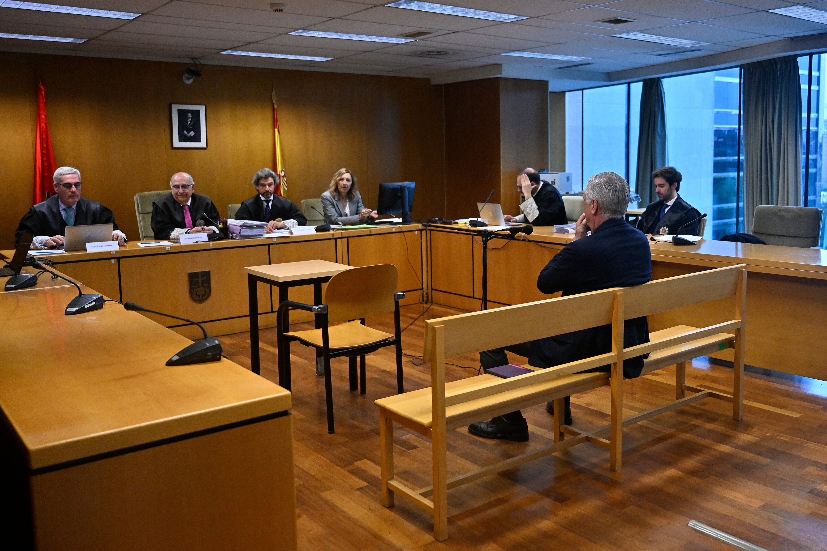 Ünlü teknik direktör hakim karşısında! 4 yıl hapsi isteniyor - 1. Resim