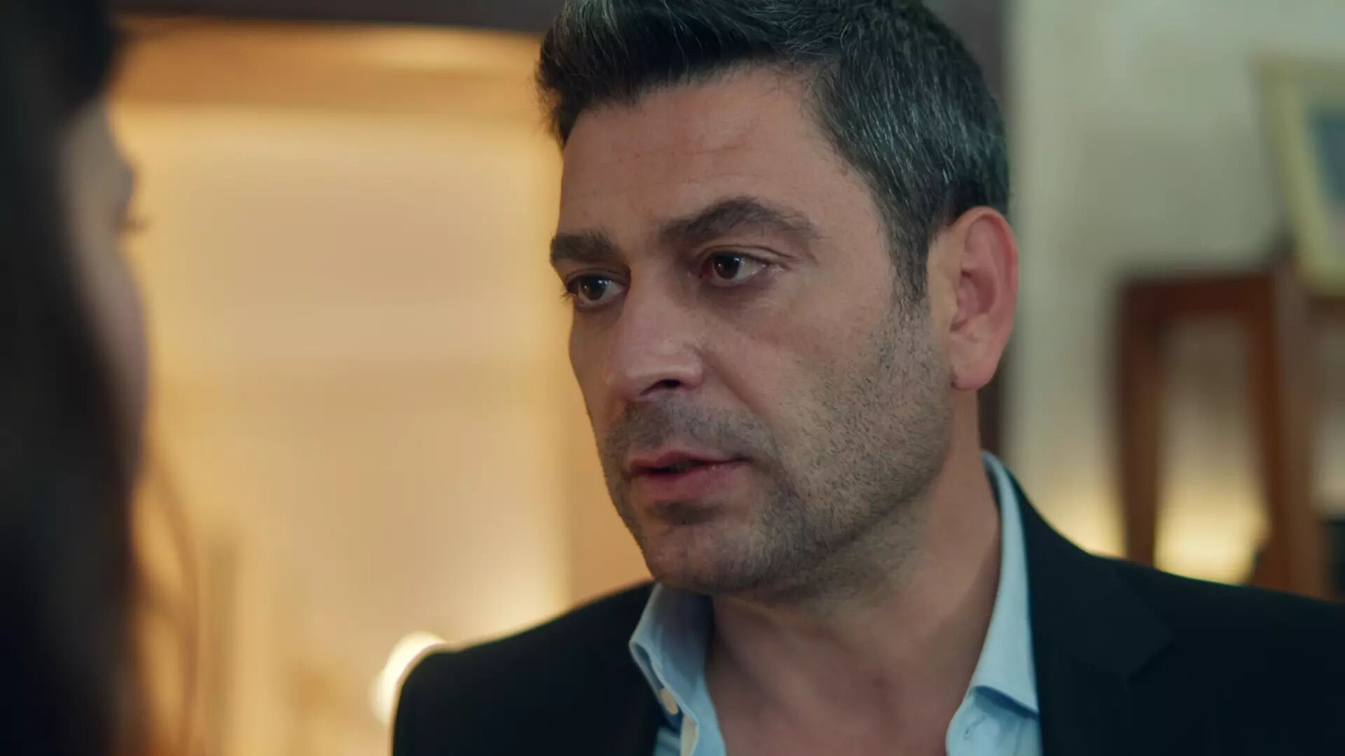 Uzak Şehir final mi yapıyor? Başrollerinde Ozan Akbaba ve Sinem Ünsal yer alıyor  - 2. Resim