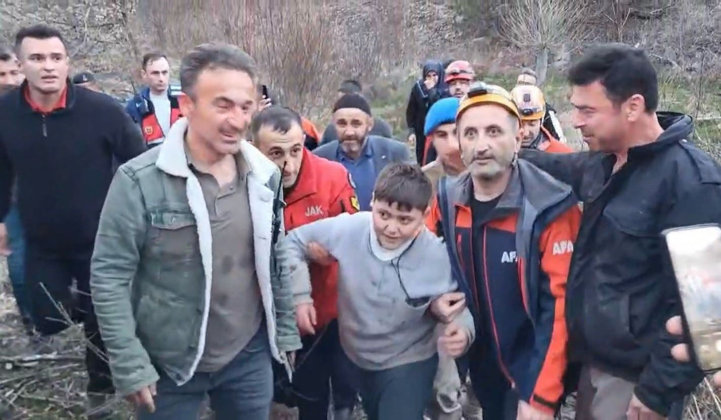 12 saatlik kabus son buldu! Kayıp olan 9 yaşındaki çocuk bulundu - 2. Resim