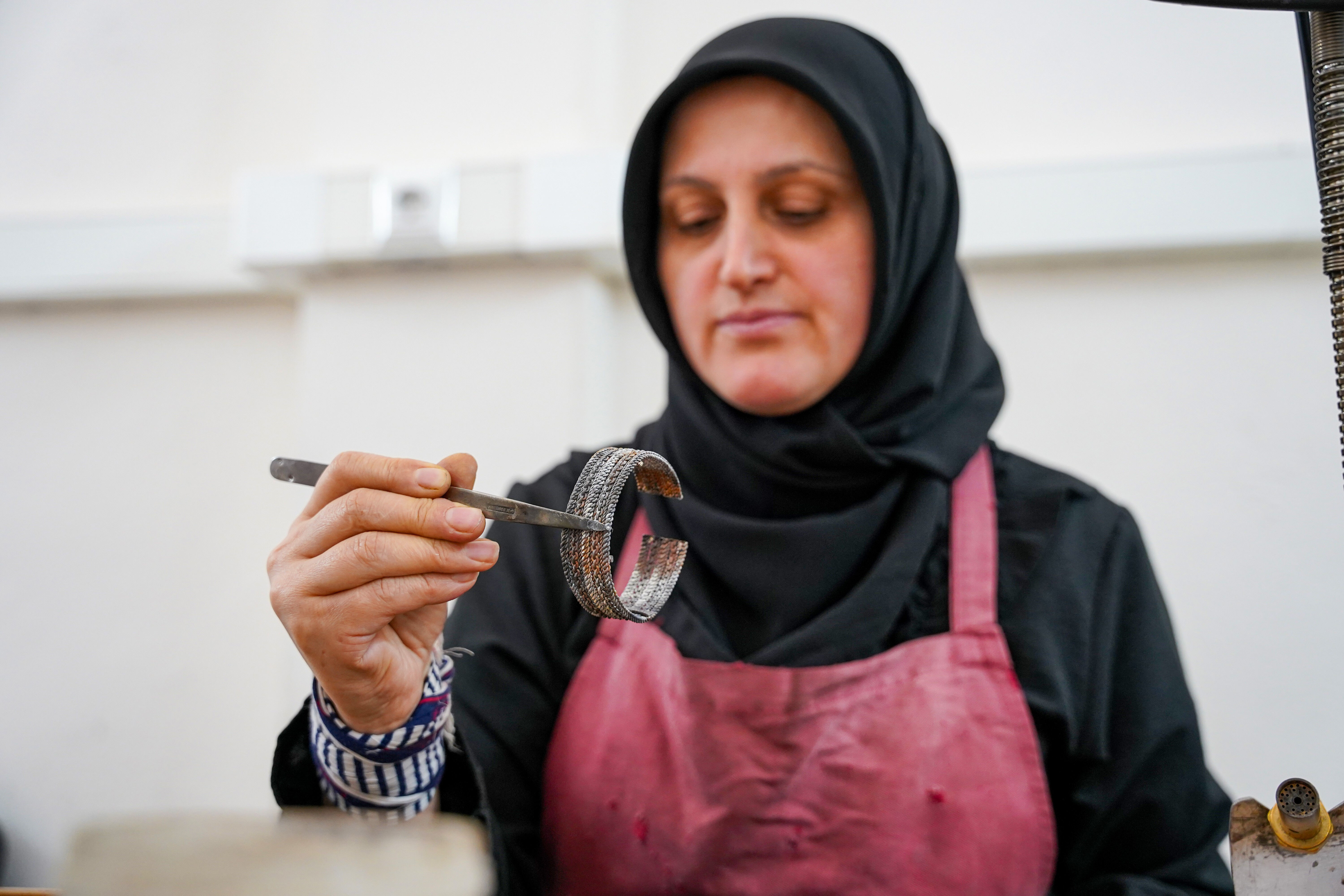 Altındaki yükseliş 3 asırlık geleneği değiştirdi! Artık bakın neyden yapılıyor  - 2. Resim