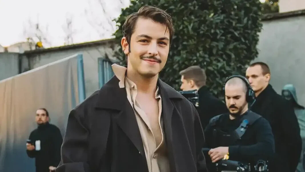 Boykot çağrısı yapmıştı! Aybüke Pusat'a destek veren iki oyuncu daha diziden çıkarıldı - 4. Resim