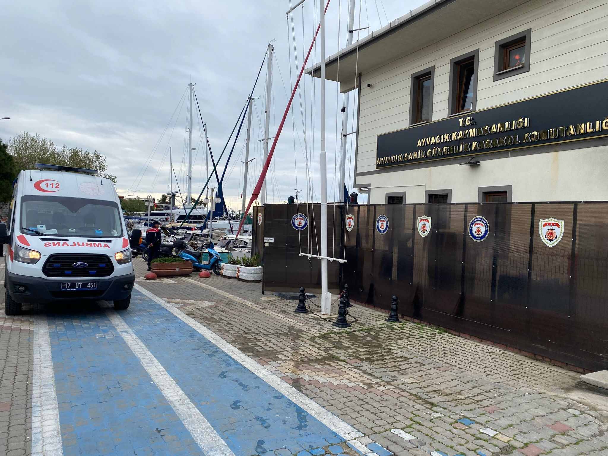 Çanakkale Ayvacık'ta kaçak göçmenleri taşıyan bot battı! Ölü ve yaralılar var - 1. Resim