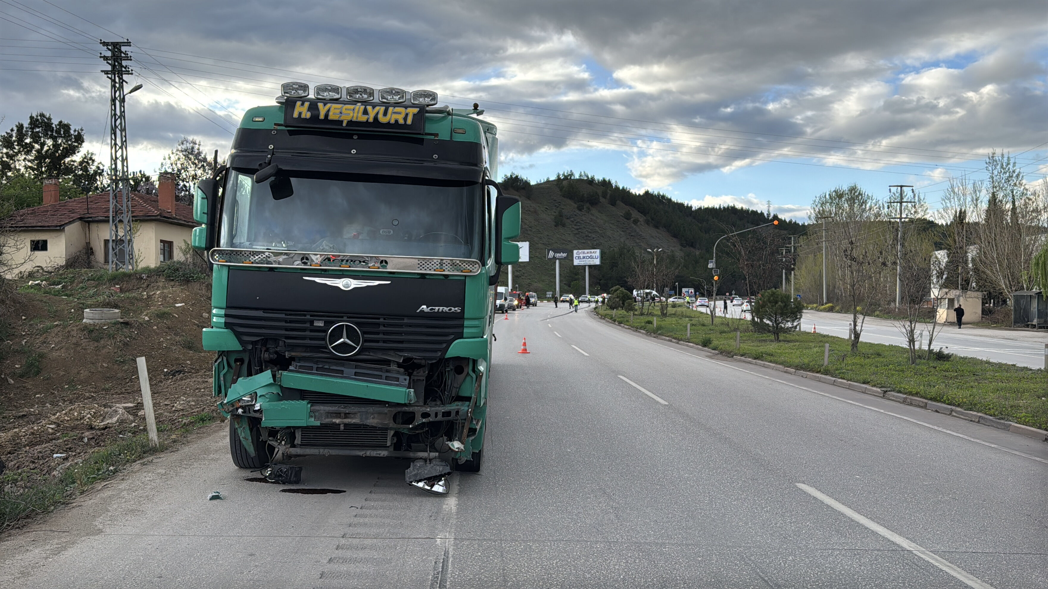 Karabük'te can pazarı! Feci kazada Ölü ve yaralılar var - 1. Resim