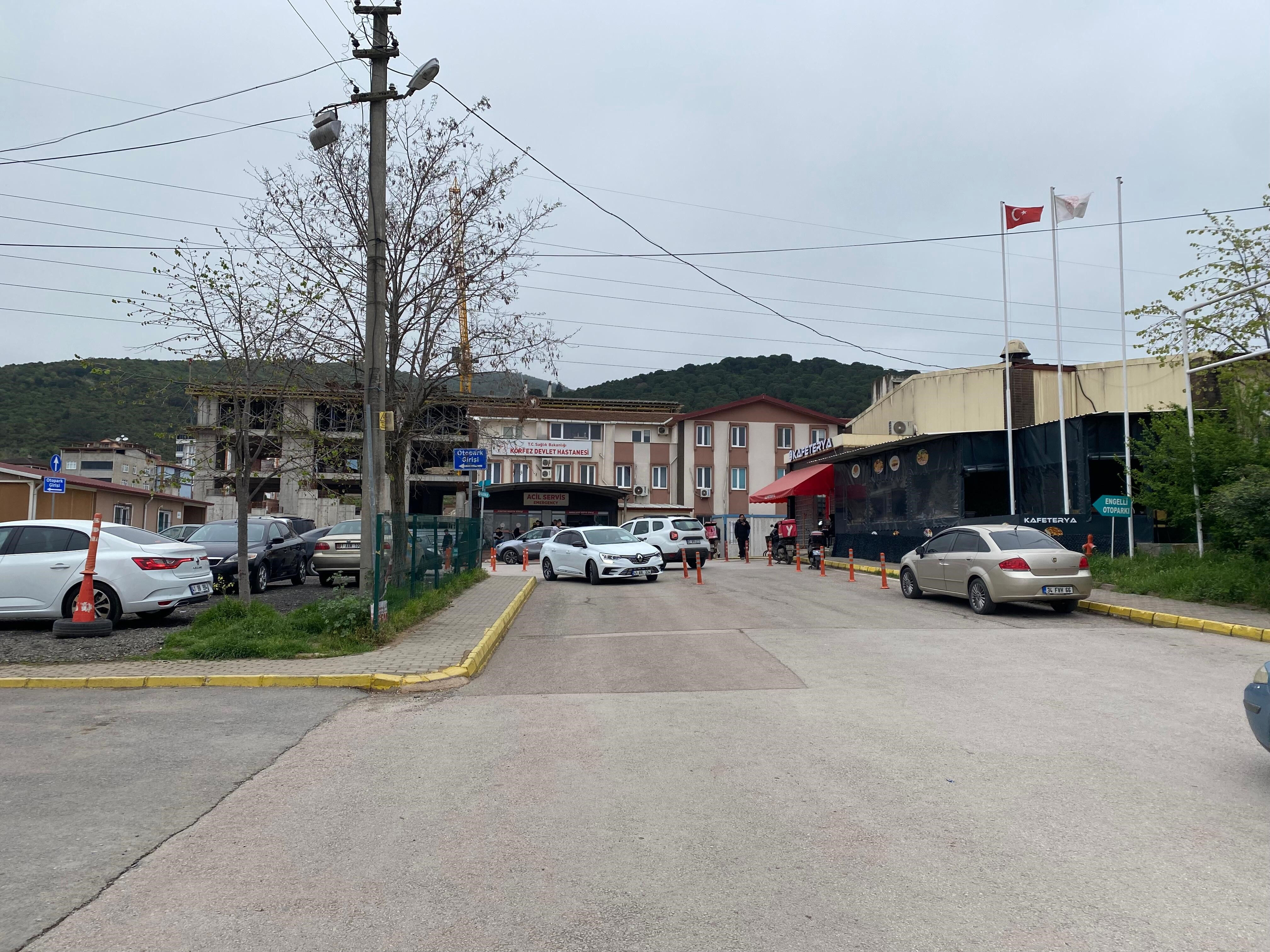 Kocaeli'de tavuk dönerden zehirlenen 648 kişi hastaneye kaldırıldı! Dükkan mühürlendi, işletmeciler tutuklandı - 2. Resim