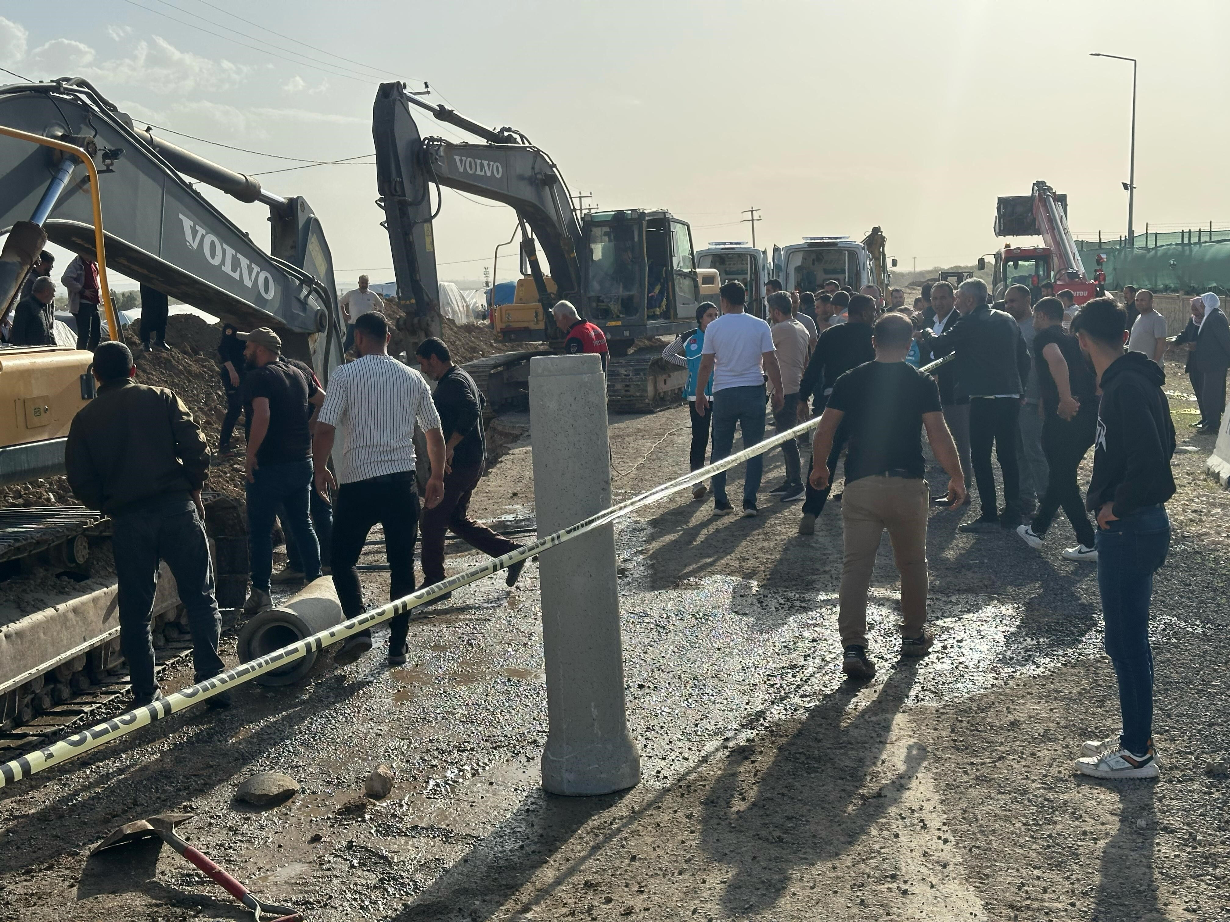 Şanlıurfa'da 4 işçi göçük altında kaldı - 1. Resim