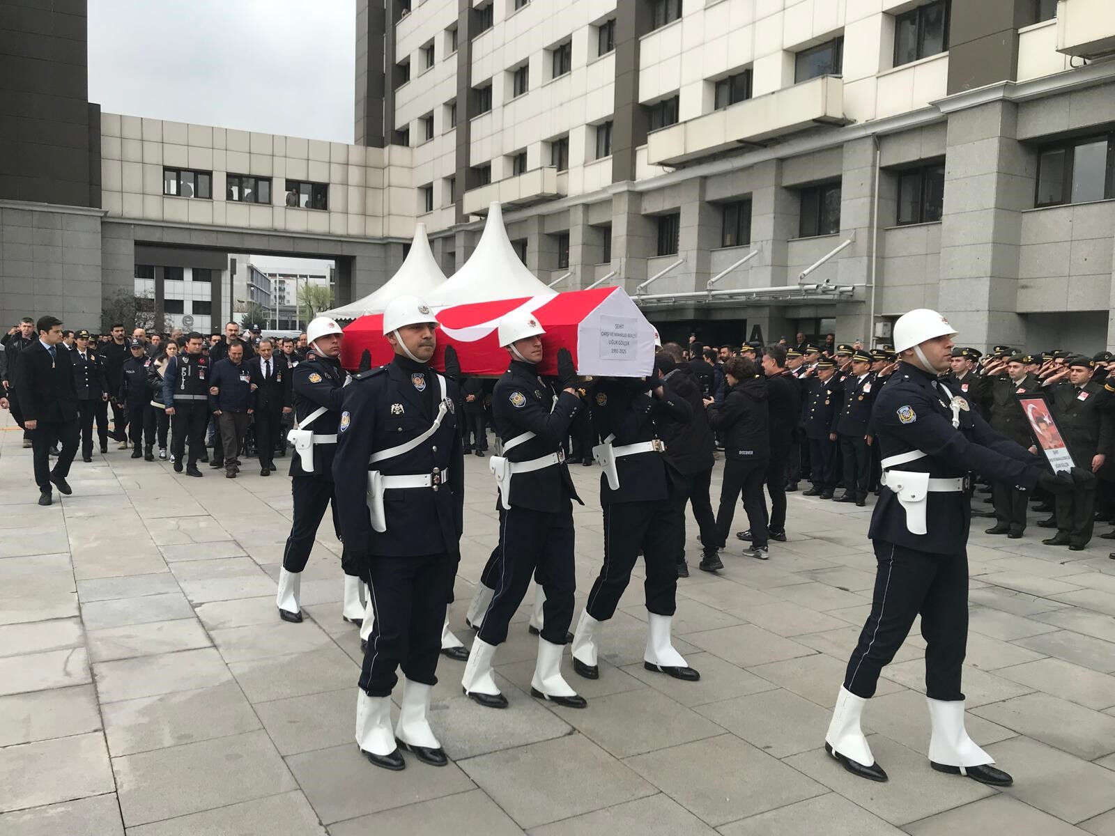 Şehit bekçi Uğur Gölçek'e acı veda: 