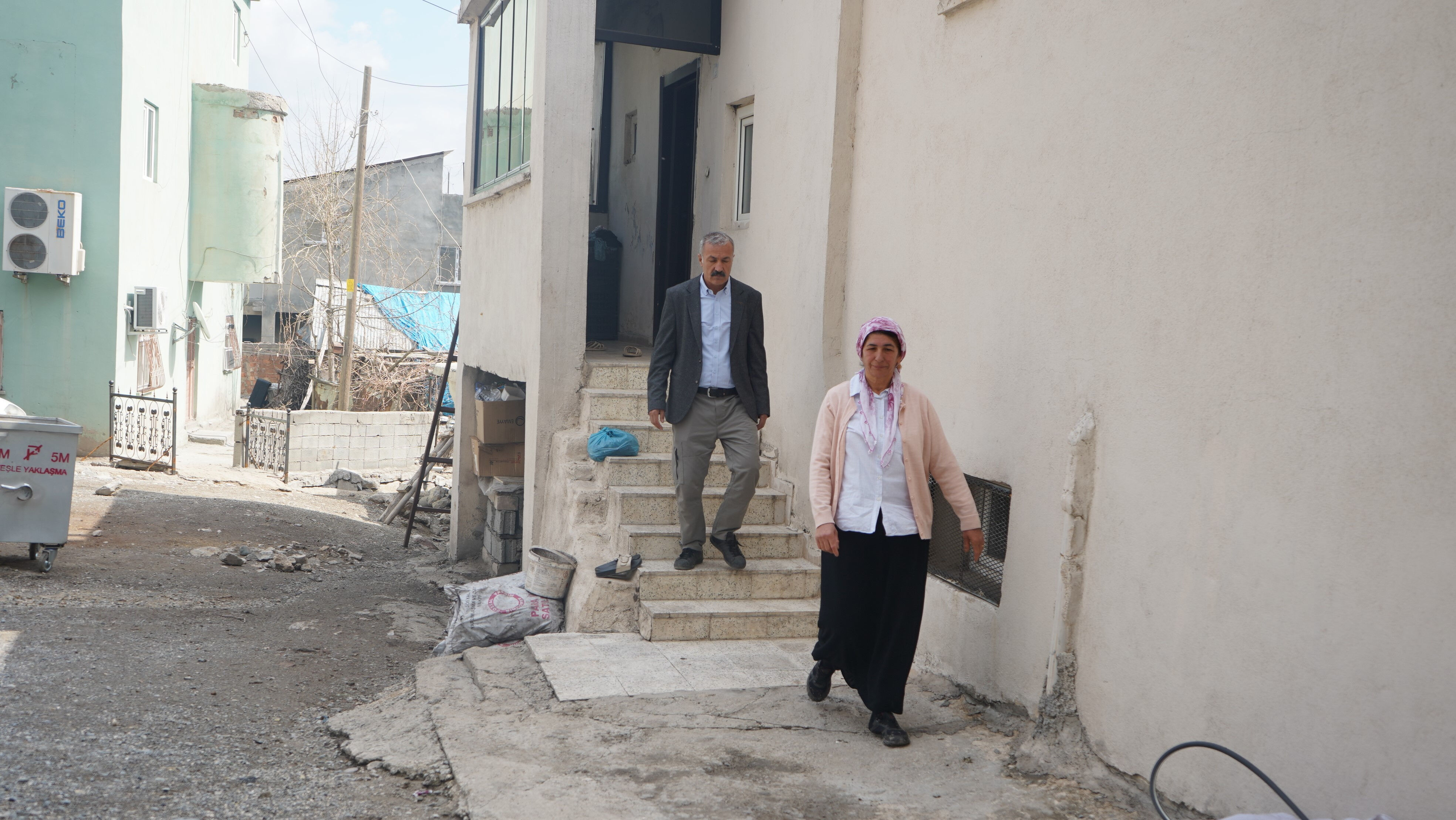 Şırnaklı çiftin hayatı gazete ekiyle değişti! Yatırımlarını altına, arabaya değil bakın neye yatırdılar! Şırnak'lı çiftin hayatı gazete ekiyle değişti! Yatırımlarını altına, arabaya değil bakın neye yatırdılar! - 3. Resim