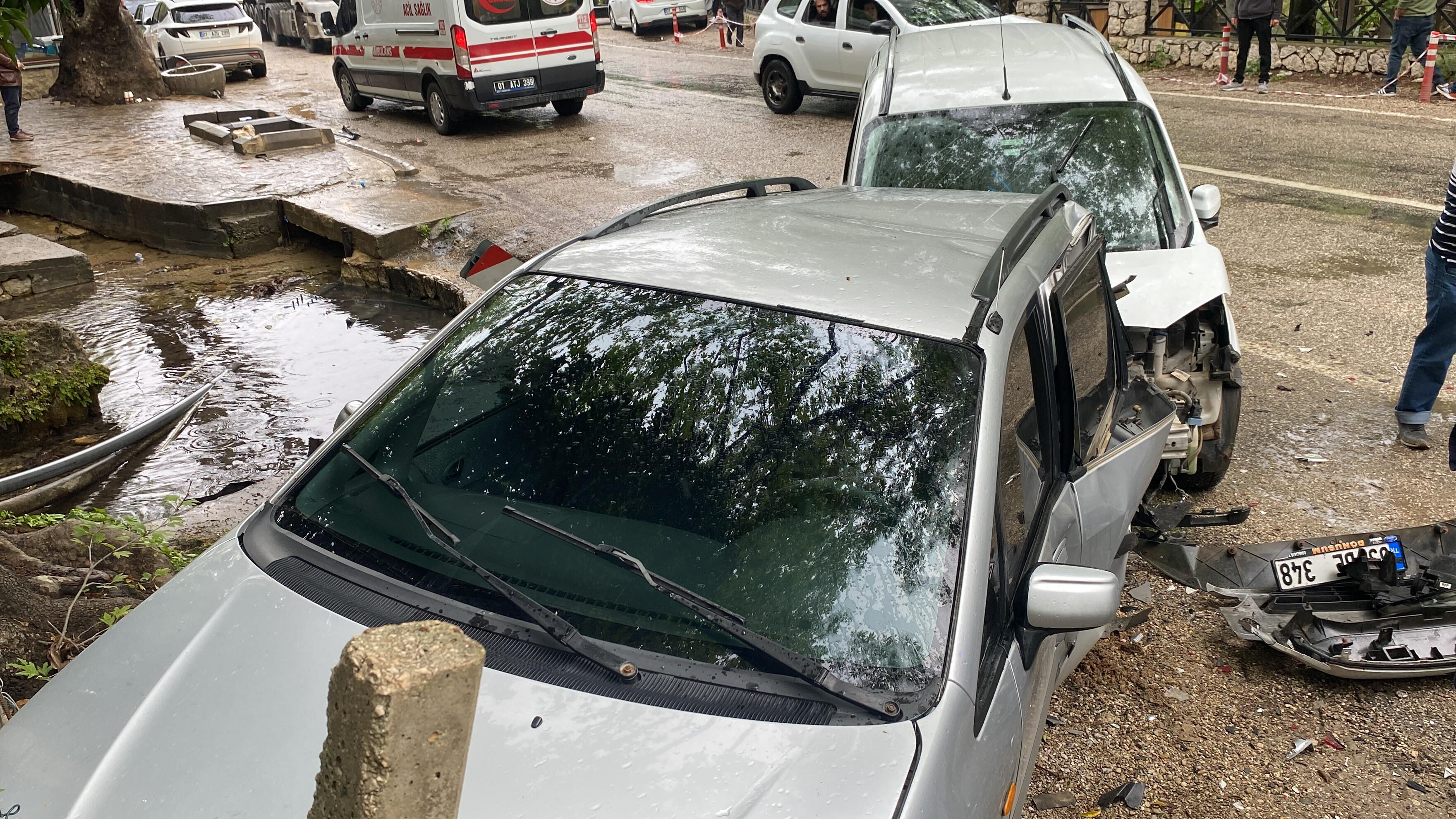 Adana'da cenazeden dönerken faciayı yaşadılar! Çok sayıda yaralı var Adana'da cenazeden dönerken faciayı yaşadılar! Çok sayıda yaralı var - 2. Resim