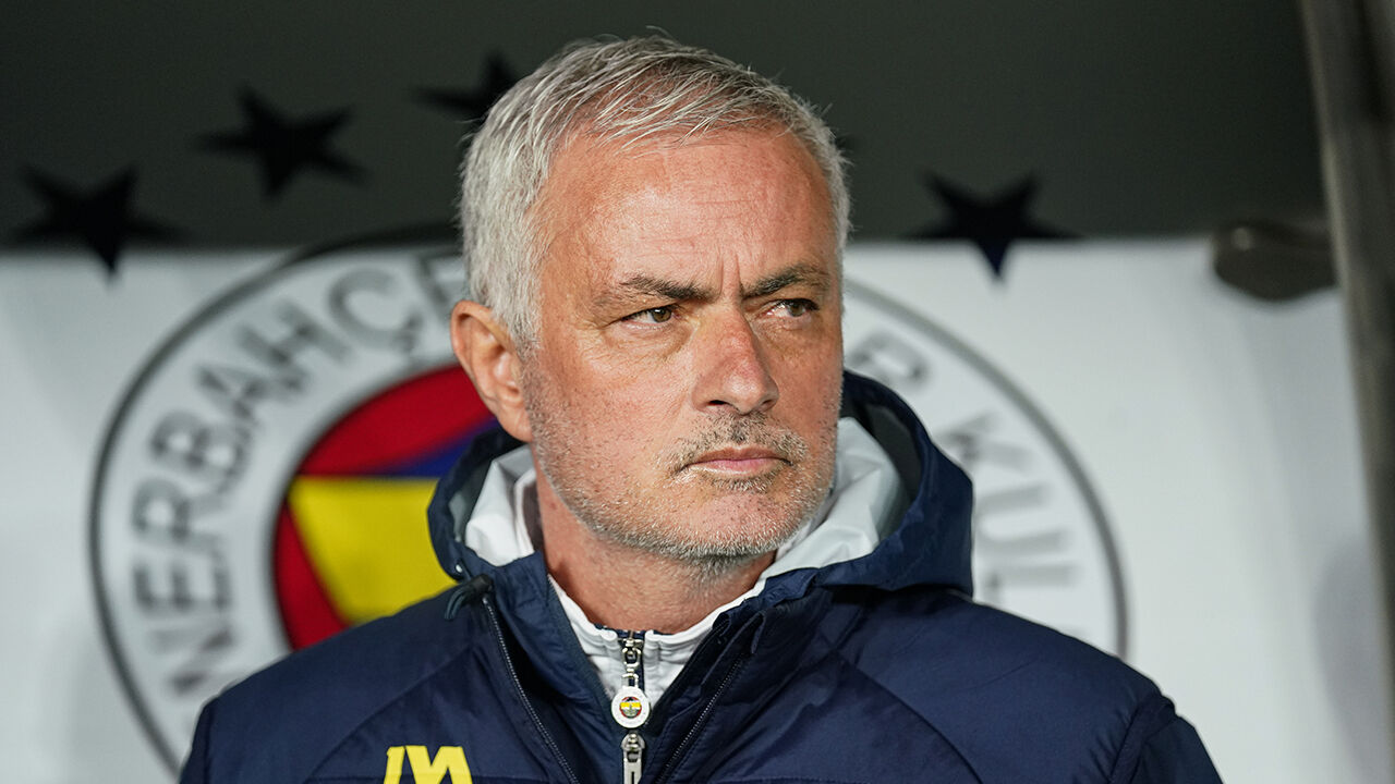 Efsanenin çöküşü! Galatasaray sınavları 'Special One' lakaplı hocanın parlaklığını soldurdu - 3. Resim