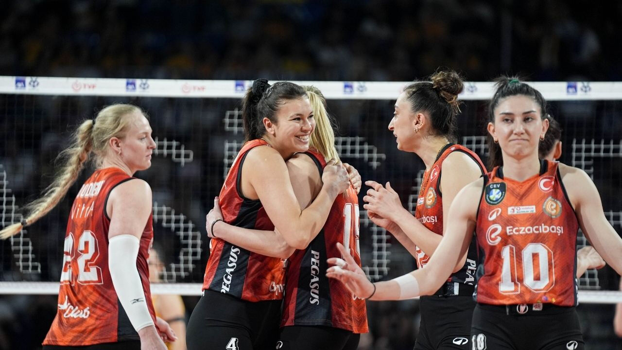 Fenerbahçe Medicana Eczacıbaşı maçı ne zaman, hangi kanalda? Kupa Voley Final maçı - 2. Resim