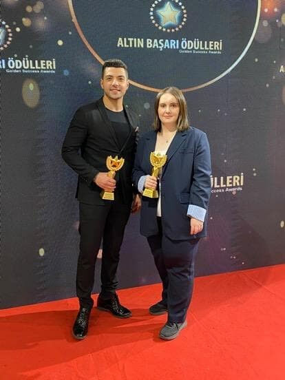 İHA muhabiri Zöhre Alagöz'e ''Yılın En İyi Savunma Muhabiri'' ödülü İHA muhabiri Zöhre Alagöz'e ''Yılın En İyi Savunma Muhabiri'' ödülü - 1. Resim