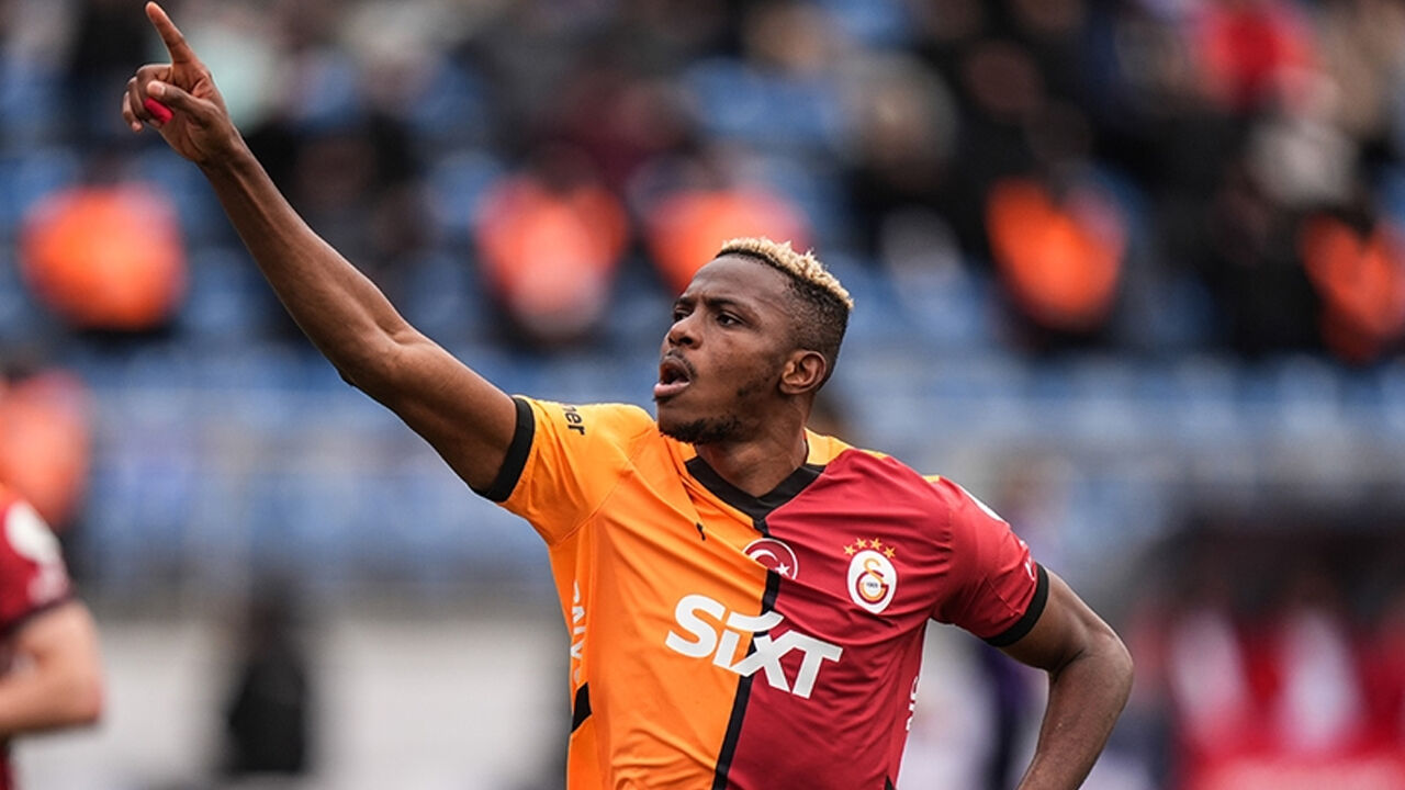 Osimhen derbi sonrası konuştu! Takım otobüsündeki sözleri ortaya çıktı Osimhen derbi sonrası konuştu! Takım otobüsündeki sözleri ortaya çıktı - 1. Resim