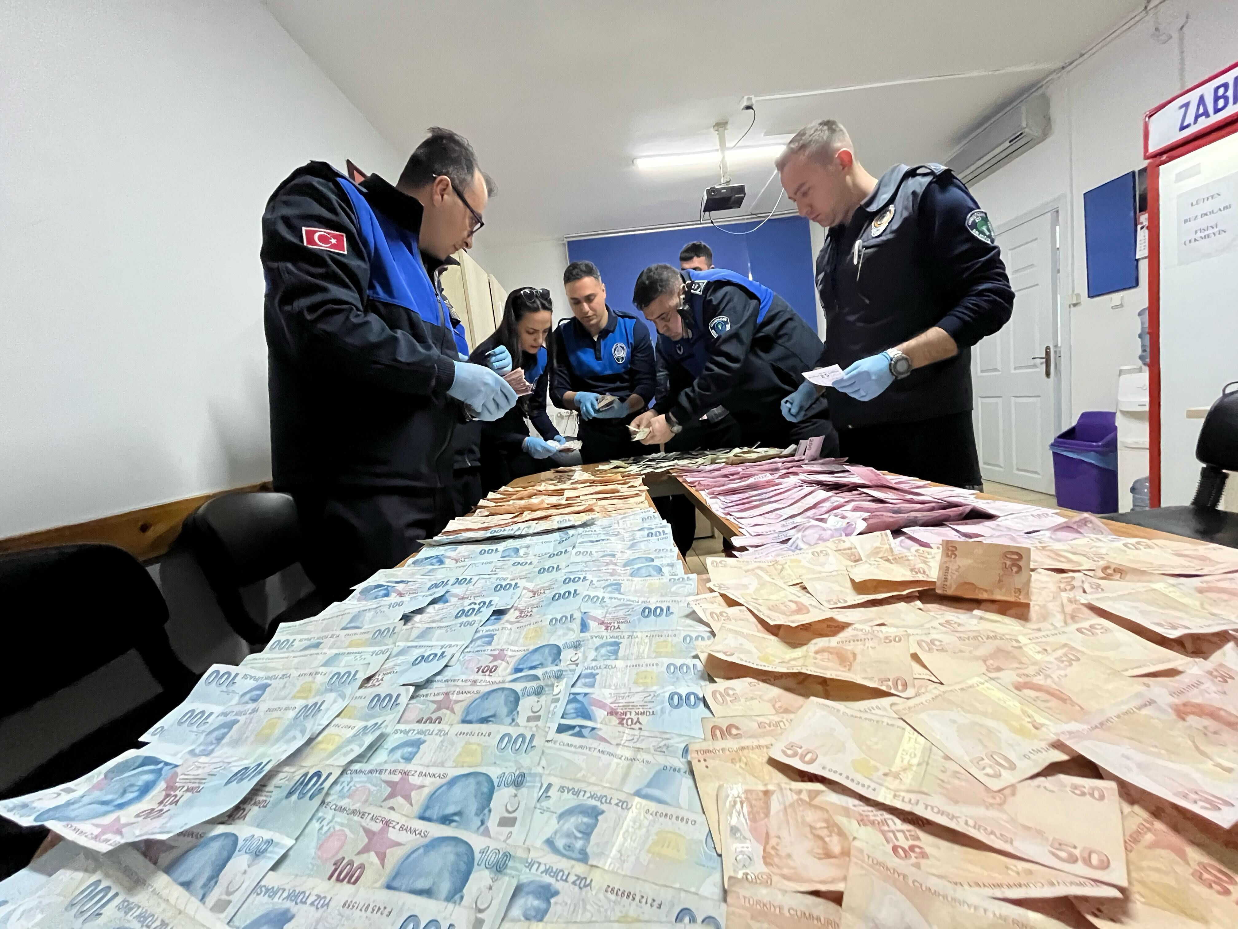 Dilencinin üzerinden çıkan para dudak uçuklattı! "Uzay" savunması pes dedirtti Dilencinin üzerinden çıkan para dudak uçuklattı! "Uzay" savunması pes dedirtti - 1. Resim