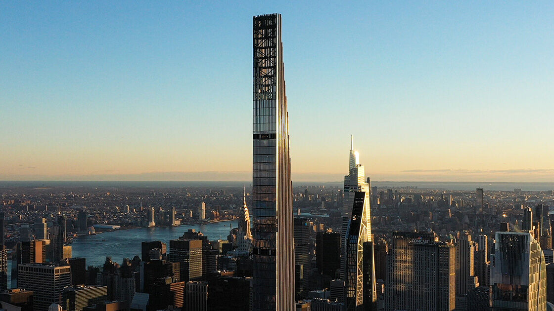 D&uuml;nyanın en ince g&ouml;kdeleninin tepesindeki 4 katlı ev satılıyor! Değerine inanamayacaksınız - 2. Resim