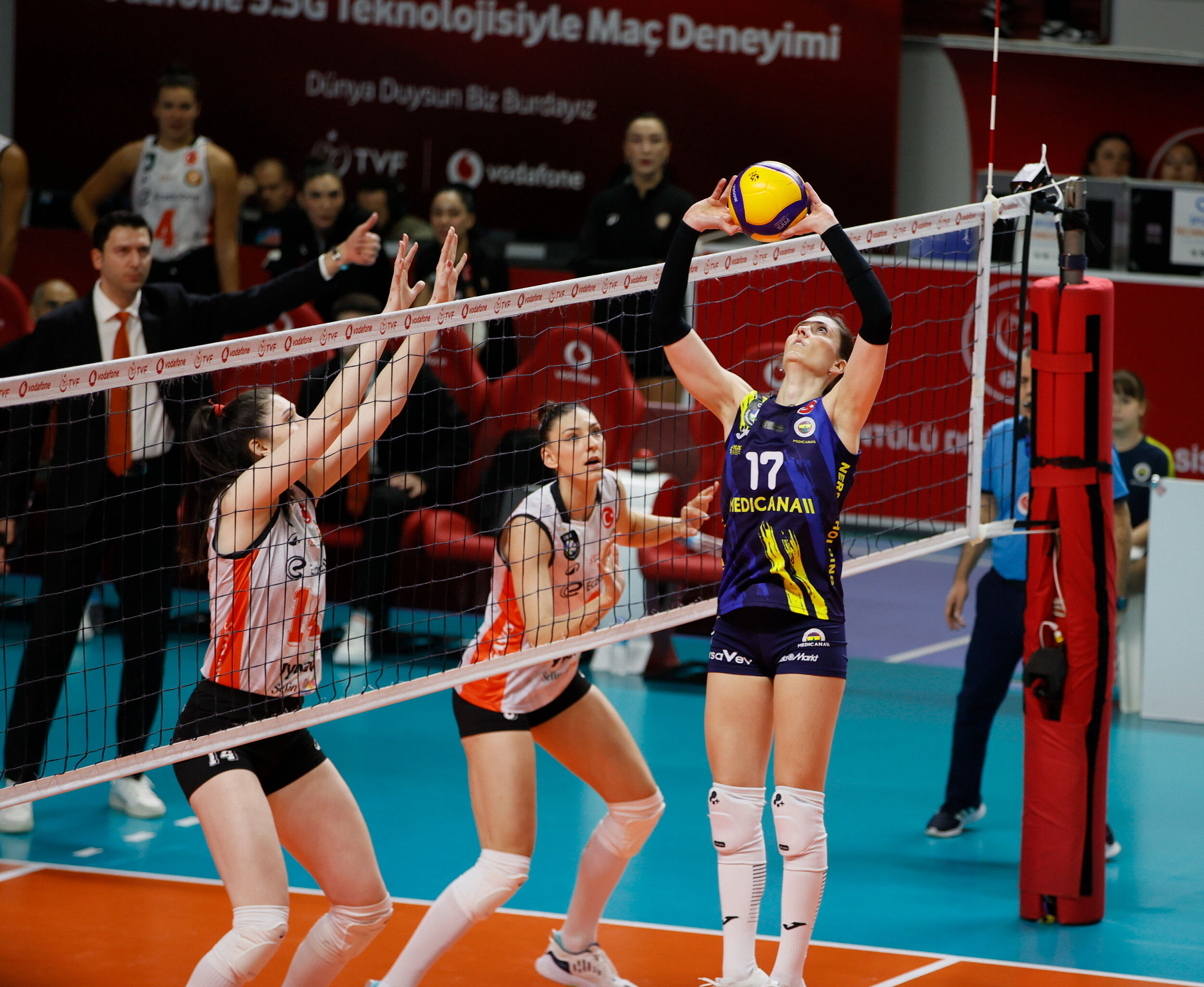 Fenerbah&ccedil;e Medicana Eczacıbaşı Kupa Voley ma&ccedil;ı saat ka&ccedil;ta, hangi kanalda? Kadınlar voleybolda T&uuml;rkiye Kupası sahibini buluyor - 3. Resim