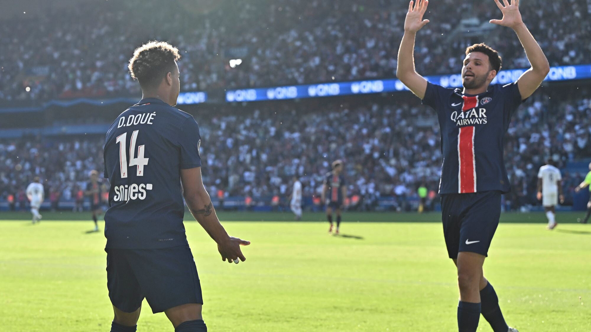 PSG, Ligue 1'de bitime 6 hafta kala şampiyonluğunu ilan etti! PSG, Ligue 1'de bitime 6 hafta kala şampiyonluğunu ilan etti! - 1. Resim