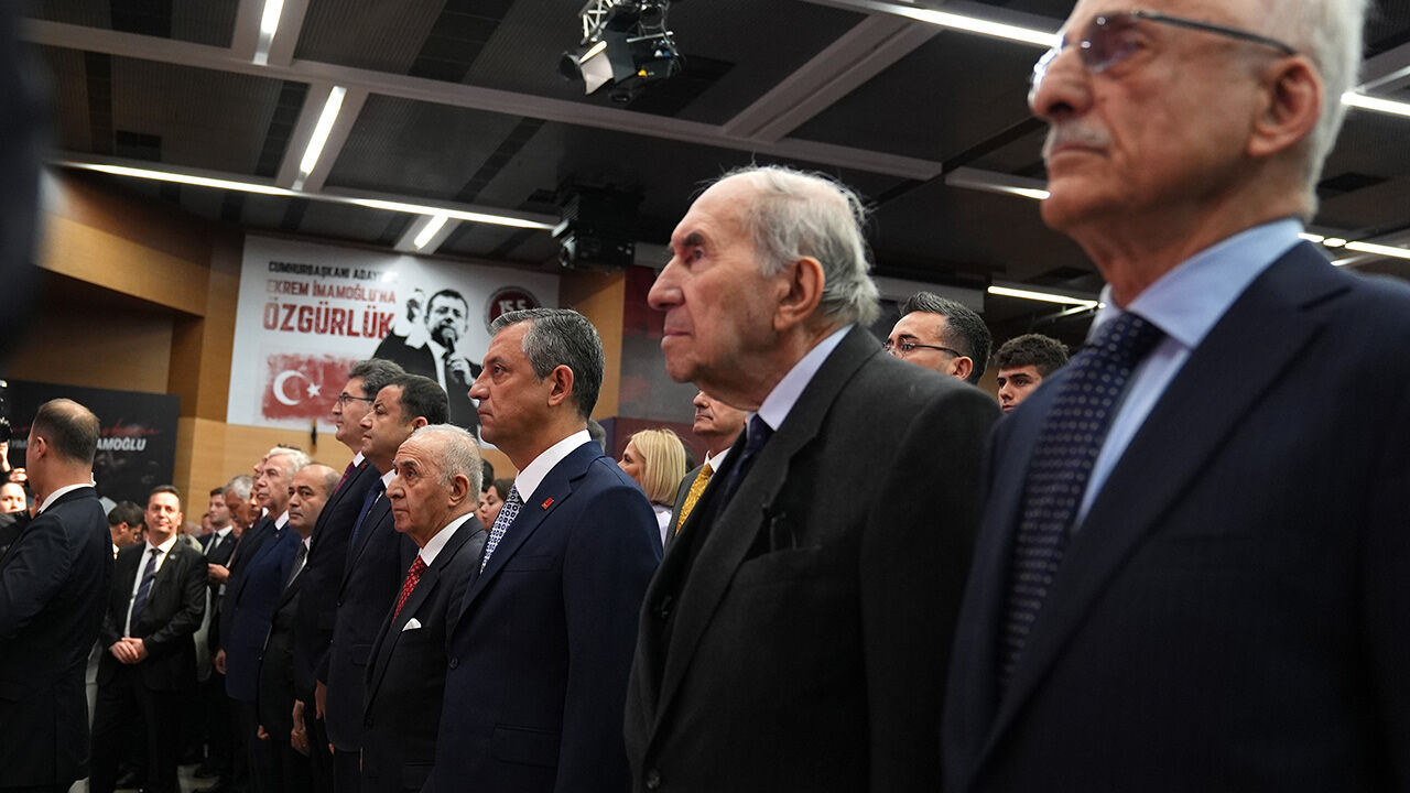 CHP'de olağanüstü kurultay günü! Özgür Özel tek aday - 1. Resim