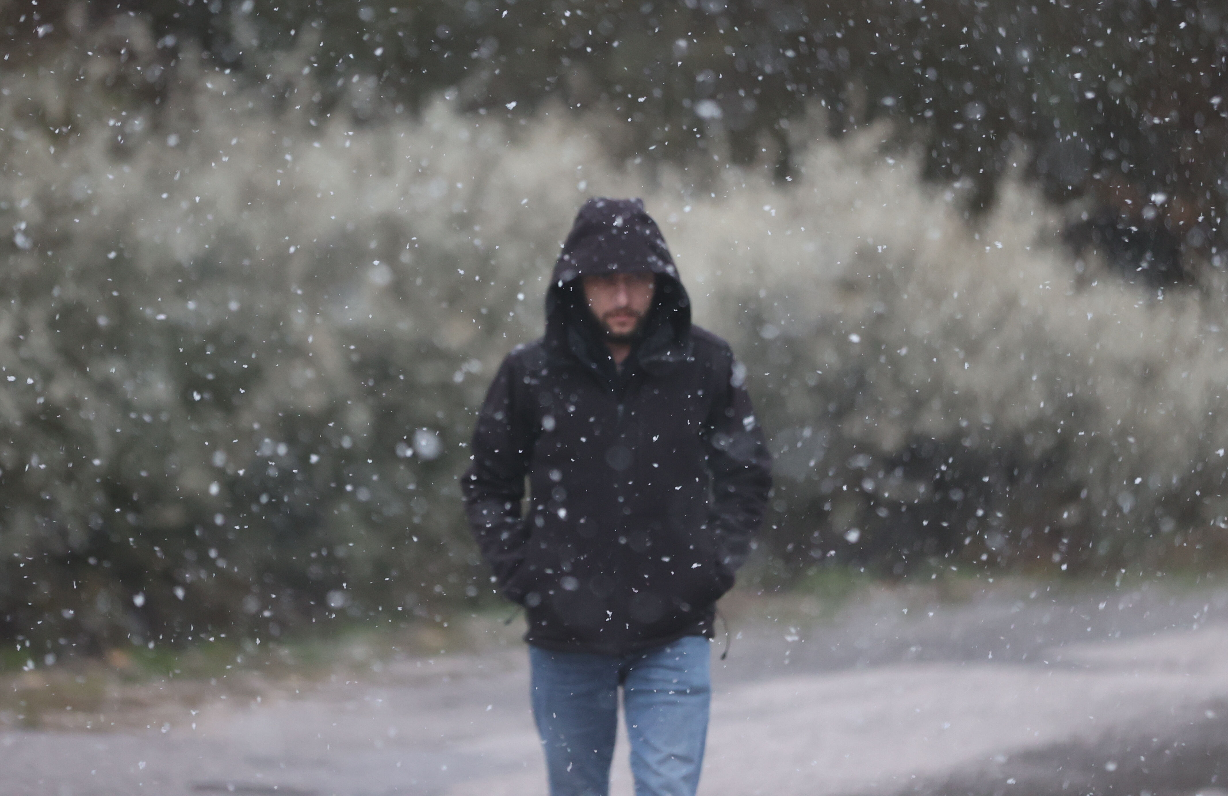 Kar yağışı İstanbul'un dibine kadar geldi! Her yer bir anda beyaza büründü - 1. Resim