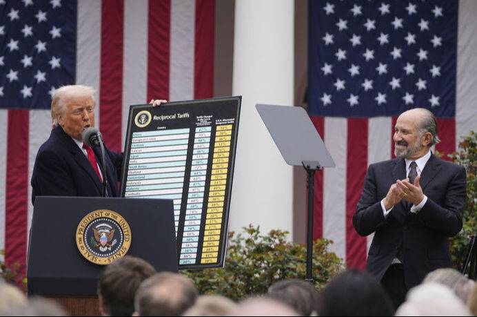 Einstein'ın 100 yılık teorisini ispatlamıştı! Türk profesörden çarpıcı ABD gümrük vergisi yorumu: Türkiye için büyük fırsat Einstein'ın 100 yılık teorisini ispatlamıştı! Türk profesörden çarpıcı ABD gümrük vergisi yorumu: Türkiye için büyük fırsat - 1. Resim