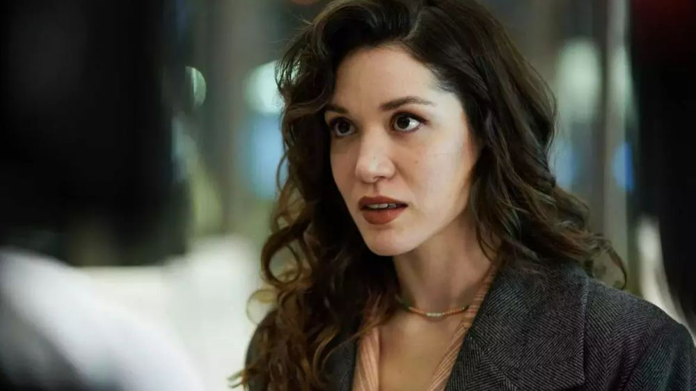 Hazal Subaşı Sahipsizler'den ayrıldı mı, Azize öldü mü? Sahipsizler Azize'nin akıbeti merak ediliyor! - 1. Resim