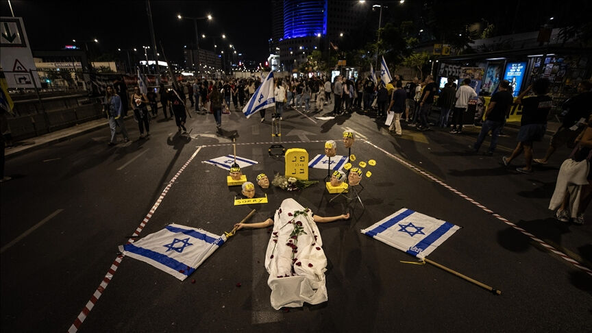 Tel Aviv'de isyan! Netanyahu karşıtı eylemlere binlerce kişi katıldı - 1. Resim