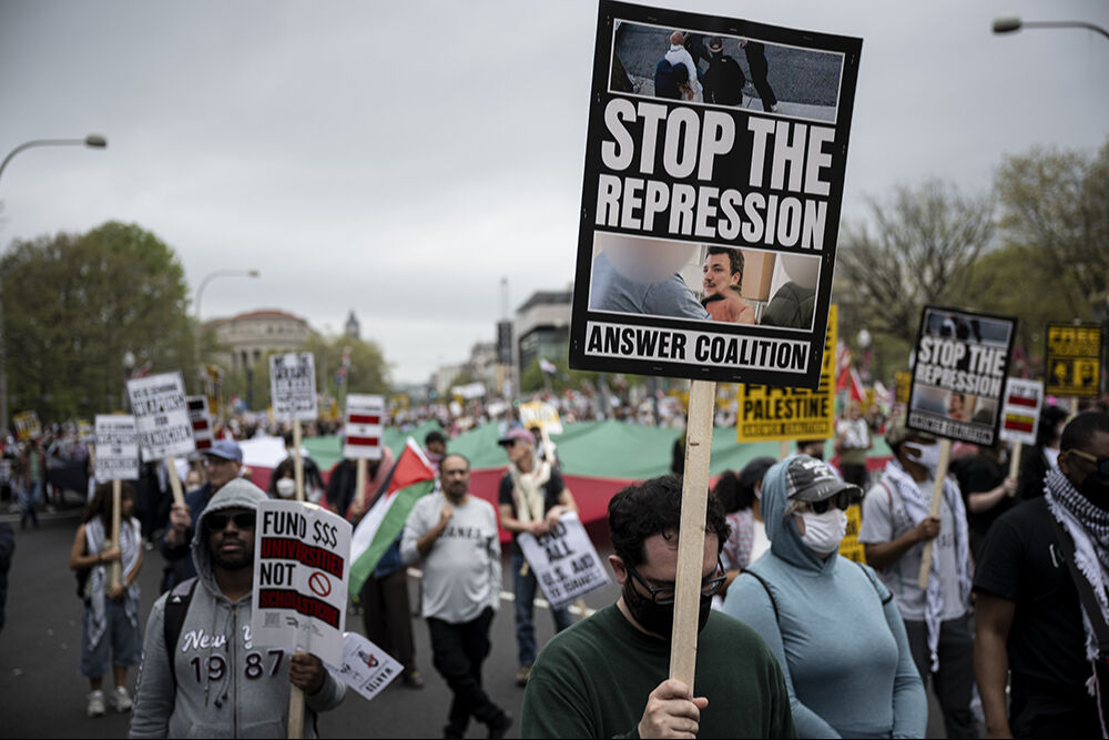 Yüzlerce kuruluş destek verdi, ABD'liler sokaklara döküldü! Filistin eyleminde Rümeysa Öztürk de unutulmadı - 6. Resim