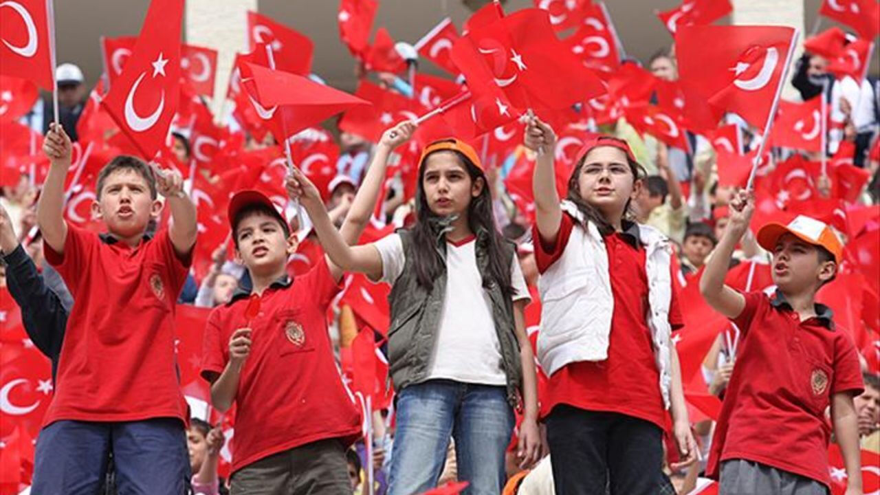 22 Nisan yarım gün mü, okullar tatil mi? Gözler MEB açıklamalarında! - 1. Resim