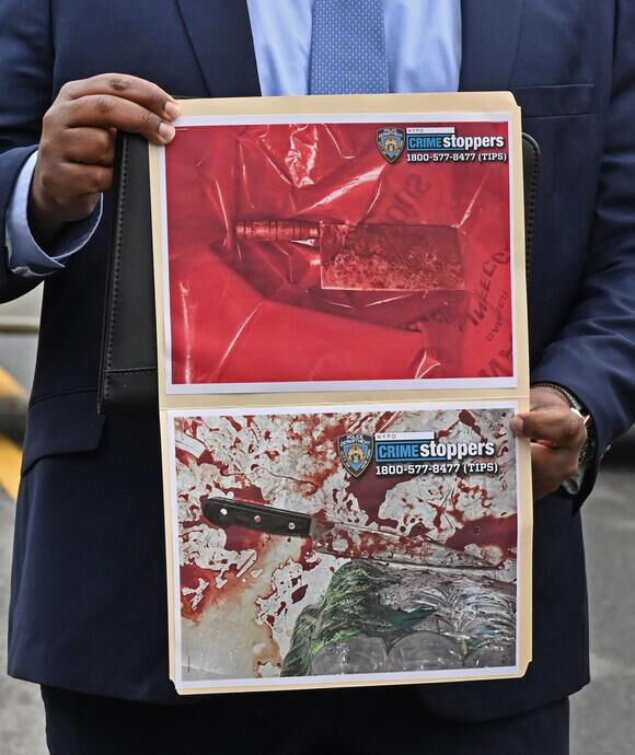 Elinde satırla çocuklara saldırdı! ABD'de kan donduran dehşet: Saldırgan vurularak durduruldu Elinde satırla çocuklara saldırdı! ABD'de kan donduran dehşet: 4 çocuk ağır yaralı, saldırgan vurularak durduruldu - 1. Resim