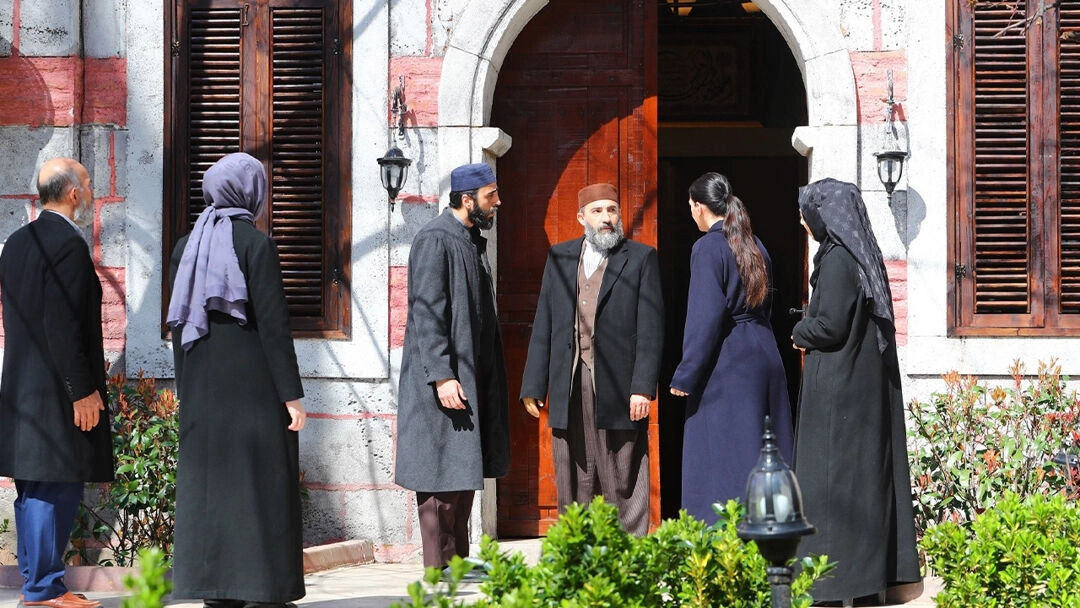 Kızıl Goncalar yeni bölüm ne zaman, Kızıl Goncalar neden yok? 7 Nisan Pazartesi akşamı yayınlanması bekleniyordu! Kızıl Goncalar neden yok, yeni bölüm ne zaman? 7 Nisan Pazartesi akşamı yayınlanması bekleniyordu! - 1. Resim