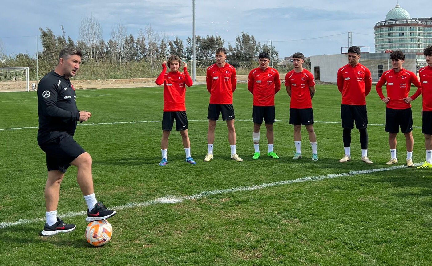 Sabri Sarıoğlu'ndan istifa iddialarına cevap:  Sabri Sarıoğlu'ndan istifa iddialarına cevap: