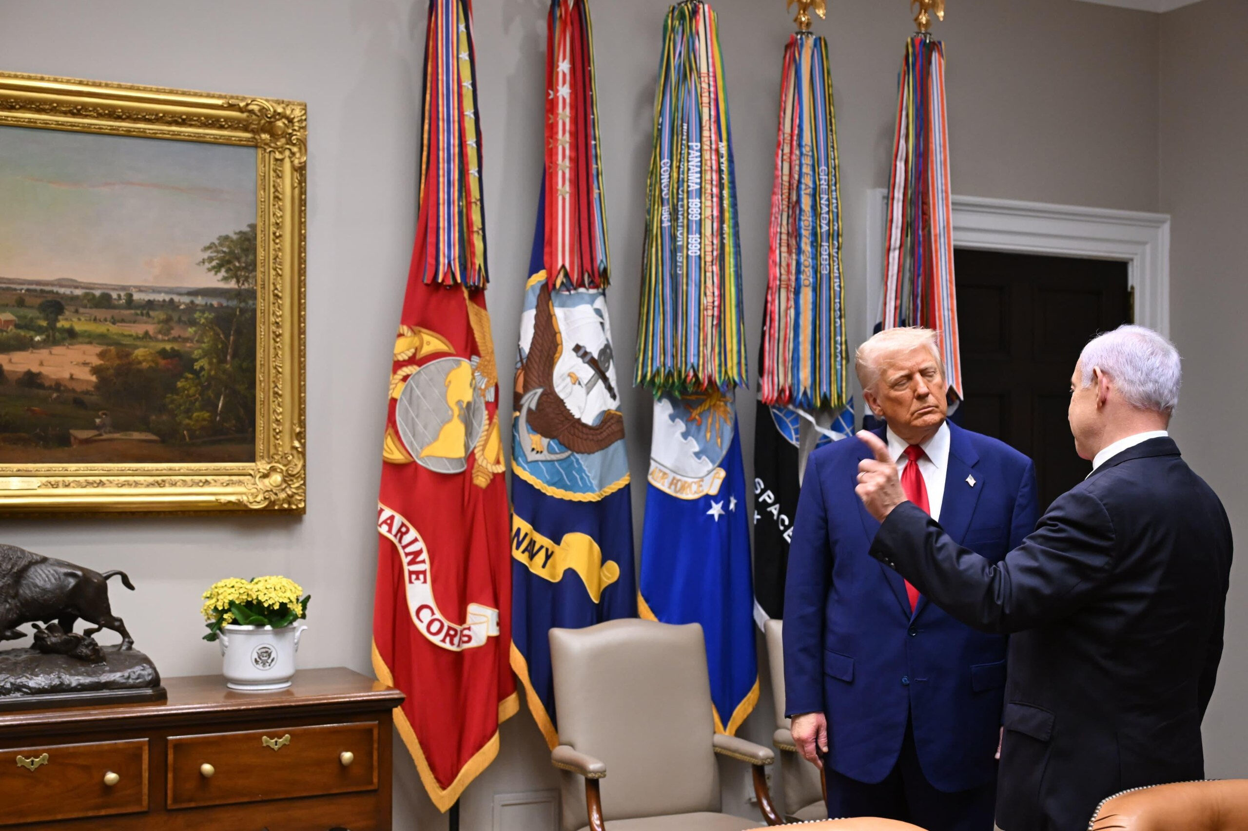 Trump'ın yanında konuştu! Netanyahu: Suriye'de Türkiye ile çatışma istemiyoruz Trump ile Netanyahu'dan ortak açıklamalar! Suriye mesajı verildi: Türkiye ile çatışma istemiyoruz - 4. Resim