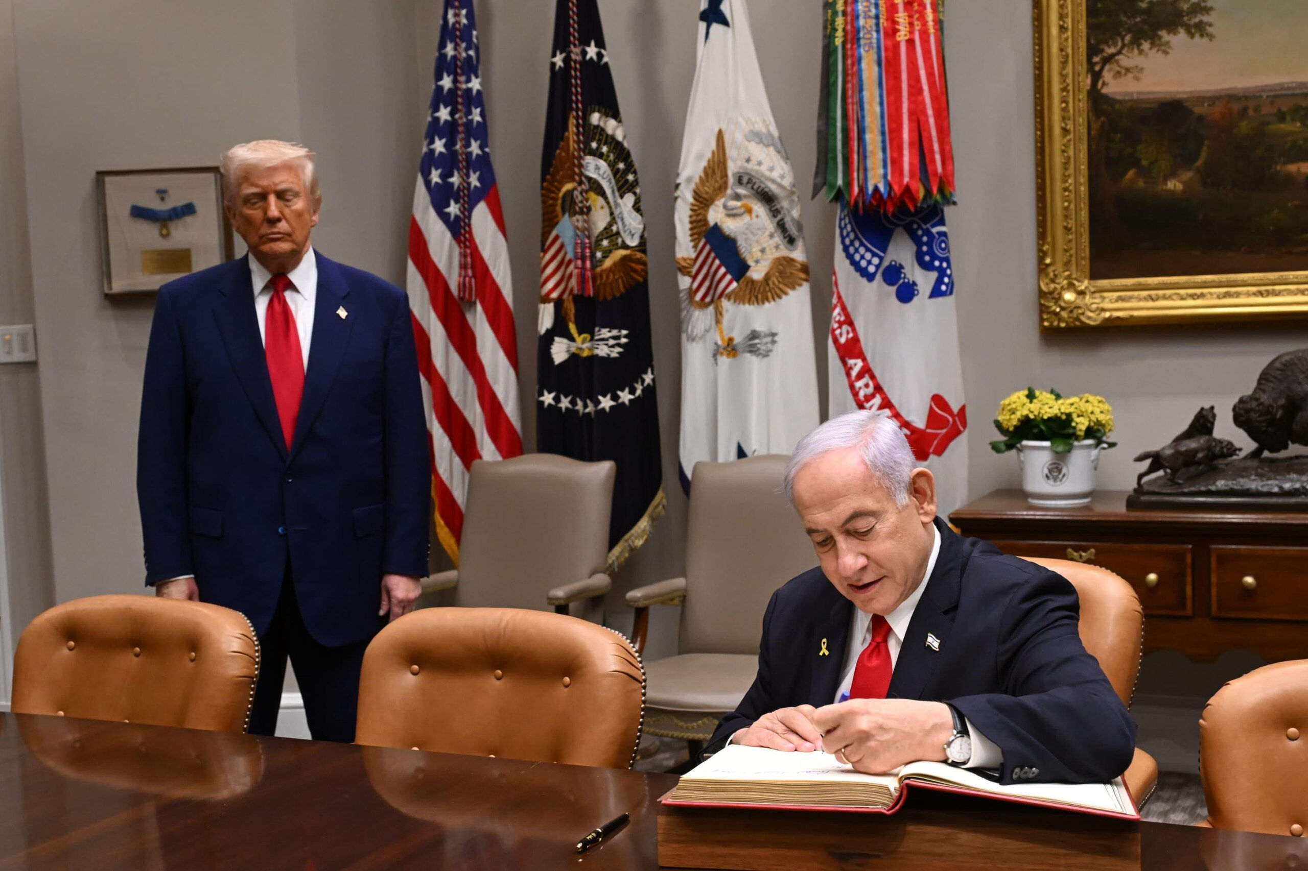 Trump'ın yanında konuştu! Netanyahu: Suriye'de Türkiye ile çatışma istemiyoruz Trump ile Netanyahu'dan ortak açıklamalar! Suriye mesajı verildi: Türkiye ile çatışma istemiyoruz - 2. Resim
