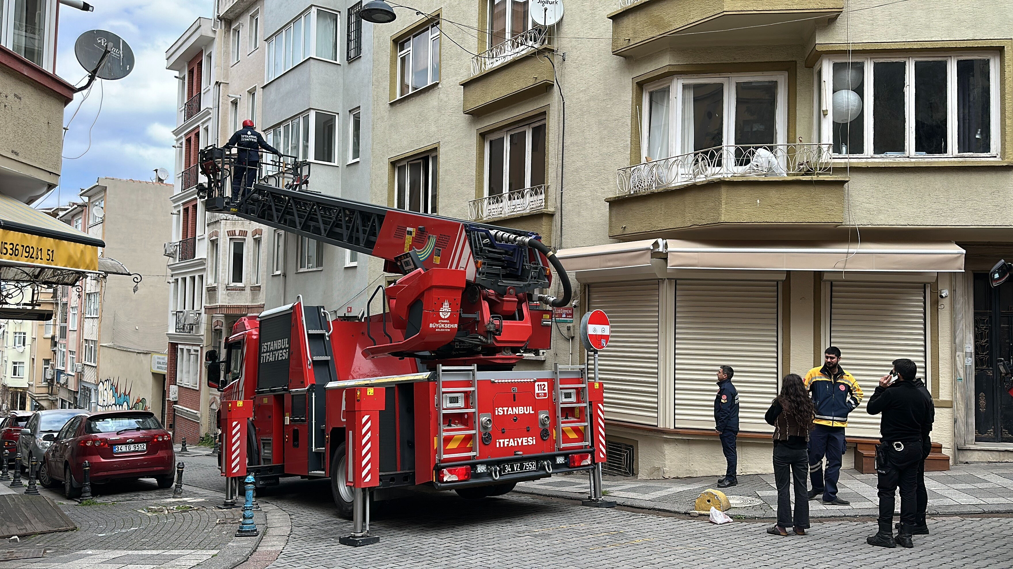 Çığlıkları duyanlar ekiplere koştu! Karşılaştıkları manzara karşısında neye uğradıklarını şaşırdılar - 2. Resim