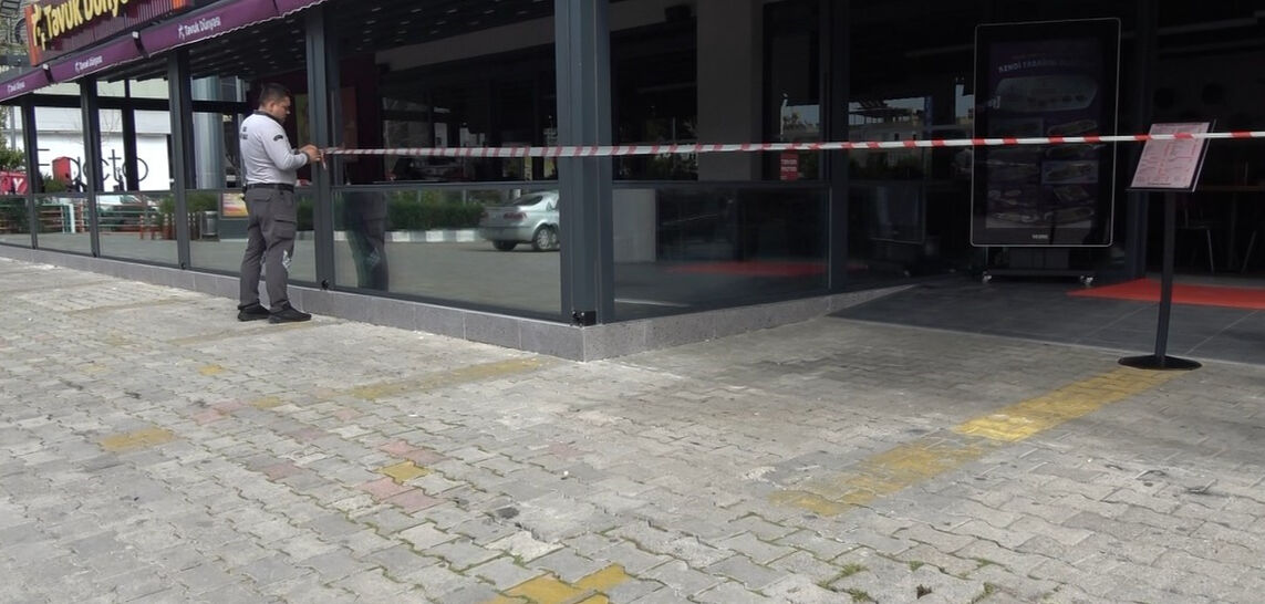 İşten çıkarılan personelin gözü döndü! Müdürünü art arda bıçakladı - 2. Resim