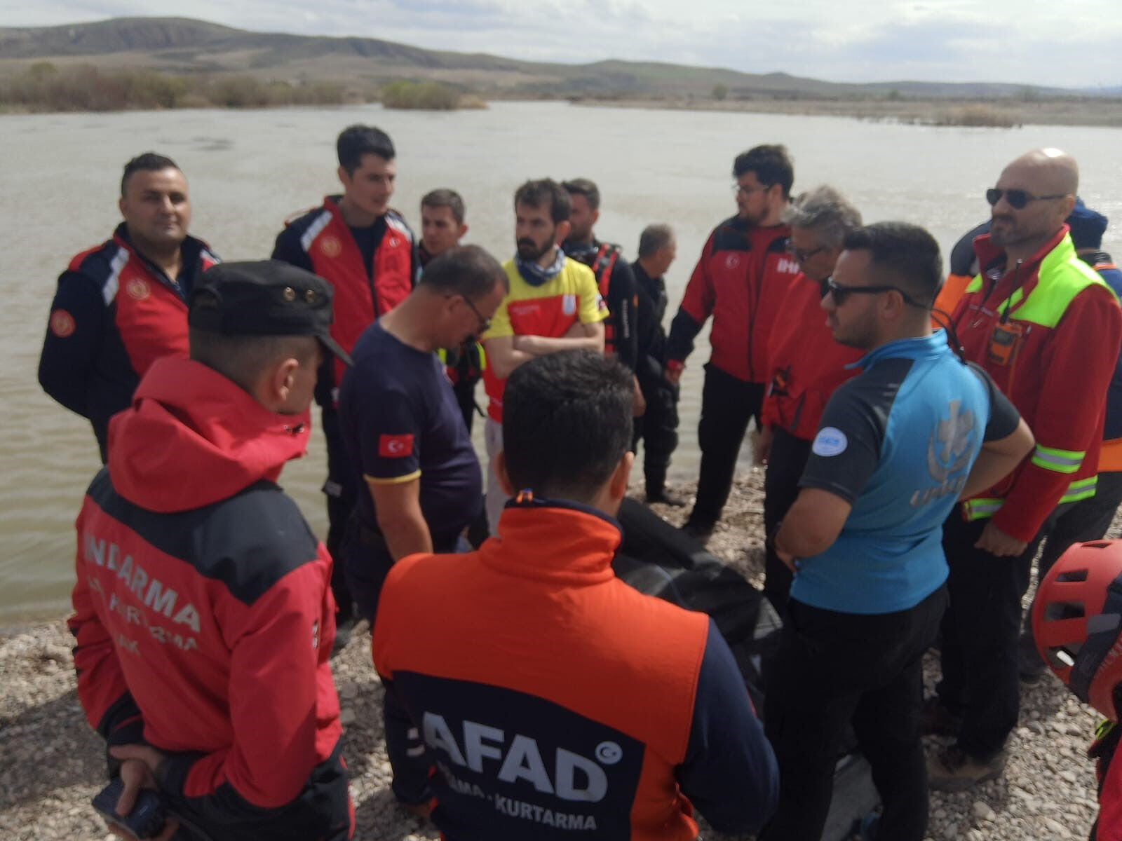 Kayseri'den acı haber! İş makinesini temizlerken nehre düşen genç canından oldu - 1. Resim