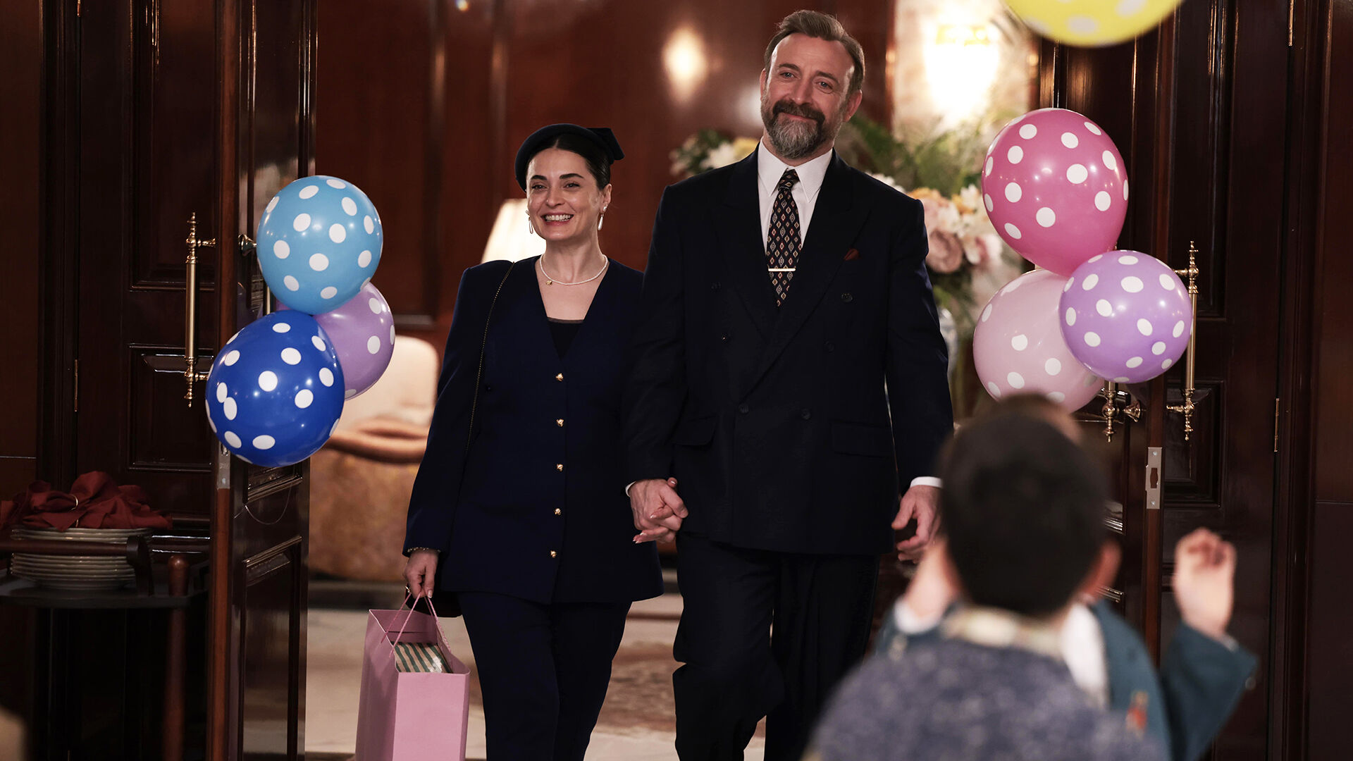 Kral Kaybederse gerçek hikaye mi, uyarlama mı? Kral Kaybederse son bölüm heyecanla bekleniyor Kral Kaybederse gerçek hikaye mi, uyarlama mı? Kral Kaybederse son bölüm heyecanla bekleniyor - 2. Resim