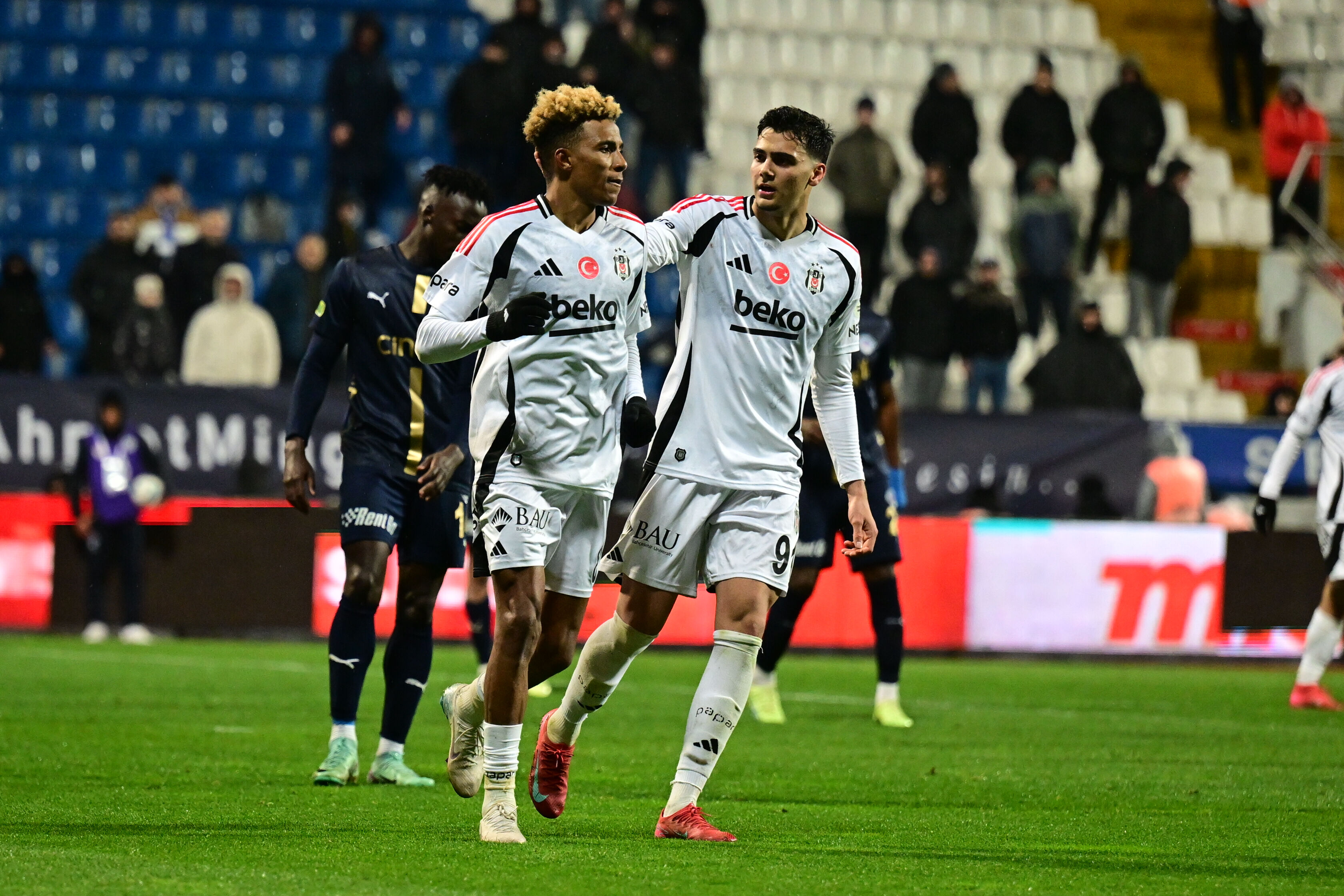 Ligde üçüncülük kovalayan Beşiktaş deplasmanda Kasımpaşa ile berabere kaldı - 2. Resim