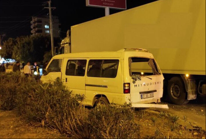 Mersin'de can pazarı! Feci kazada çok sayıda yaralı var - 2. Resim