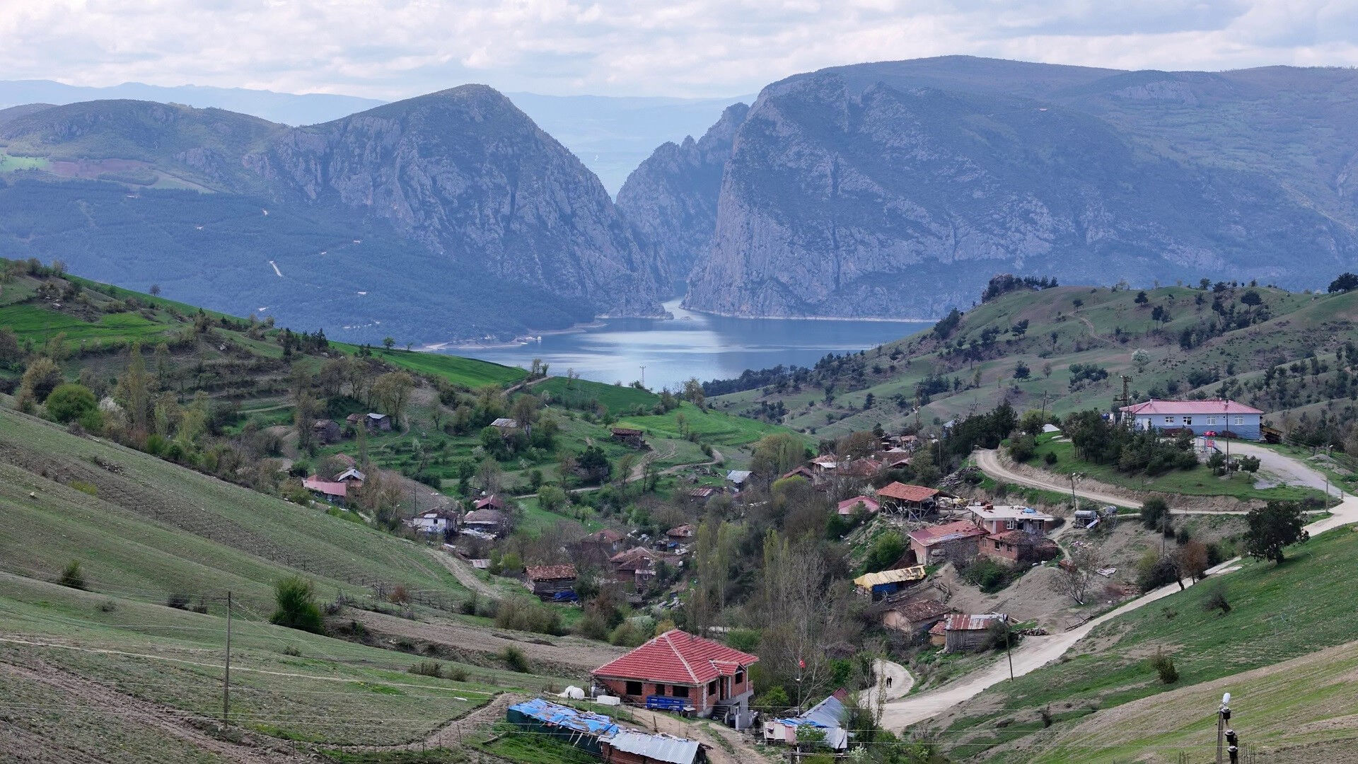 Türkiye'de eşi yok! Samsun'un sır dolu köyü... Dilleri değil sadece elleri konuşuyor - 3. Resim