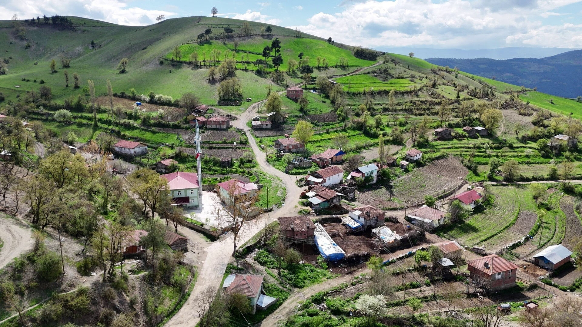 Türkiye'de eşi yok! Samsun'un sır dolu köyü... Dilleri değil sadece elleri konuşuyor - 4. Resim