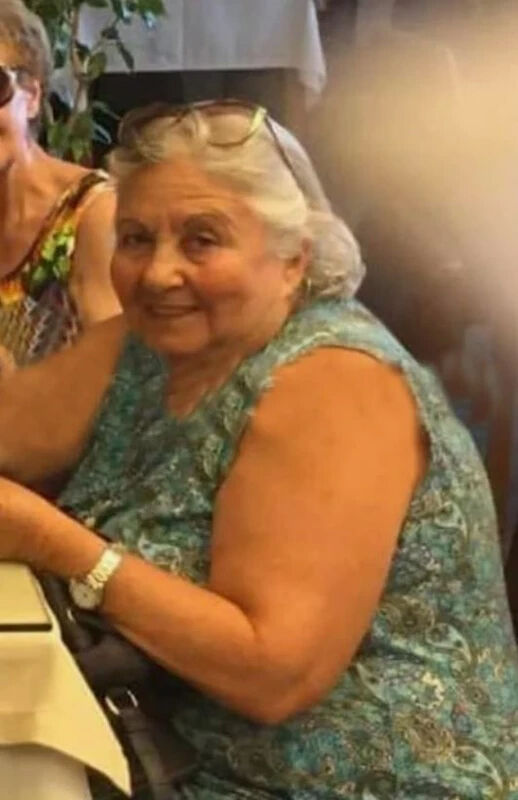 Yeşilçam oyuncusu Oya Akkartal'ın son hali ortaya çıktı! Değişimiyle şaşırttı: Bir bakan bir daha baktı Yeşilçam oyuncusu Oya Akkartal son hali ortaya çıktı! Değişimiyle şaşırttı: Bir bakan bir daha baktı - 3. Resim