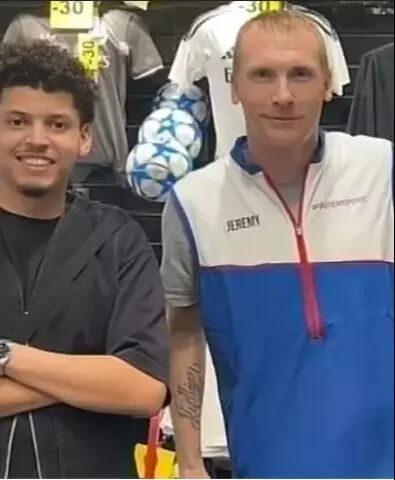 Bir dönemin efsane futbolcusu tezgahtar oldu! Bonservisine milyonlar verilmişti... - 1. Resim