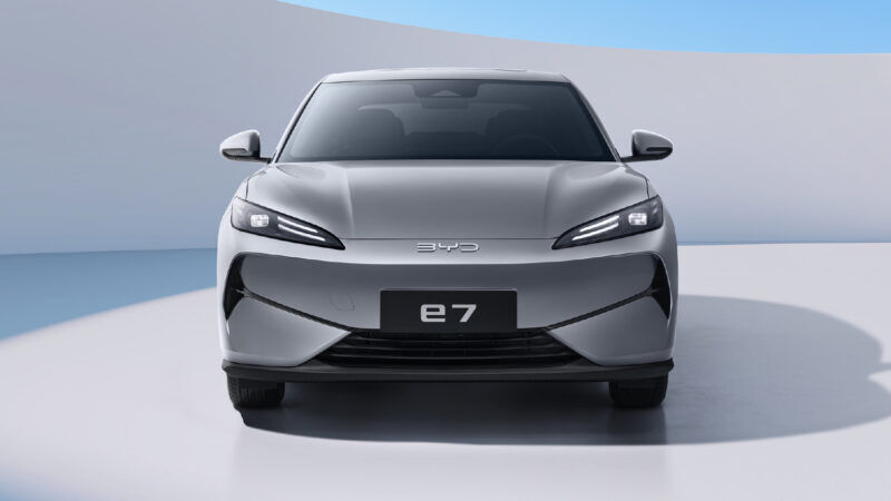 BYD’den taksicilere özel uygun fiyatlı elektrikli: e7 BYD’den taksicilere özel uygun fiyatlı elektrikli: e7 - 1. Resim