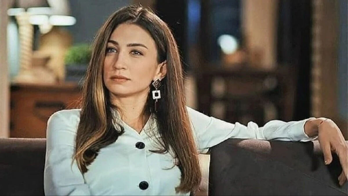 Ceren Benderlioğlu kimdir, nereli, kaç yaşında? Eşref Rüya dizisinde Irmak karakterini canlandırıyor Ceren Benderlioğlu kimdir, nereli, kaç yaşında? Eşref Rüya dizisinde Irmak karakterini canlandırıyor - 2. Resim