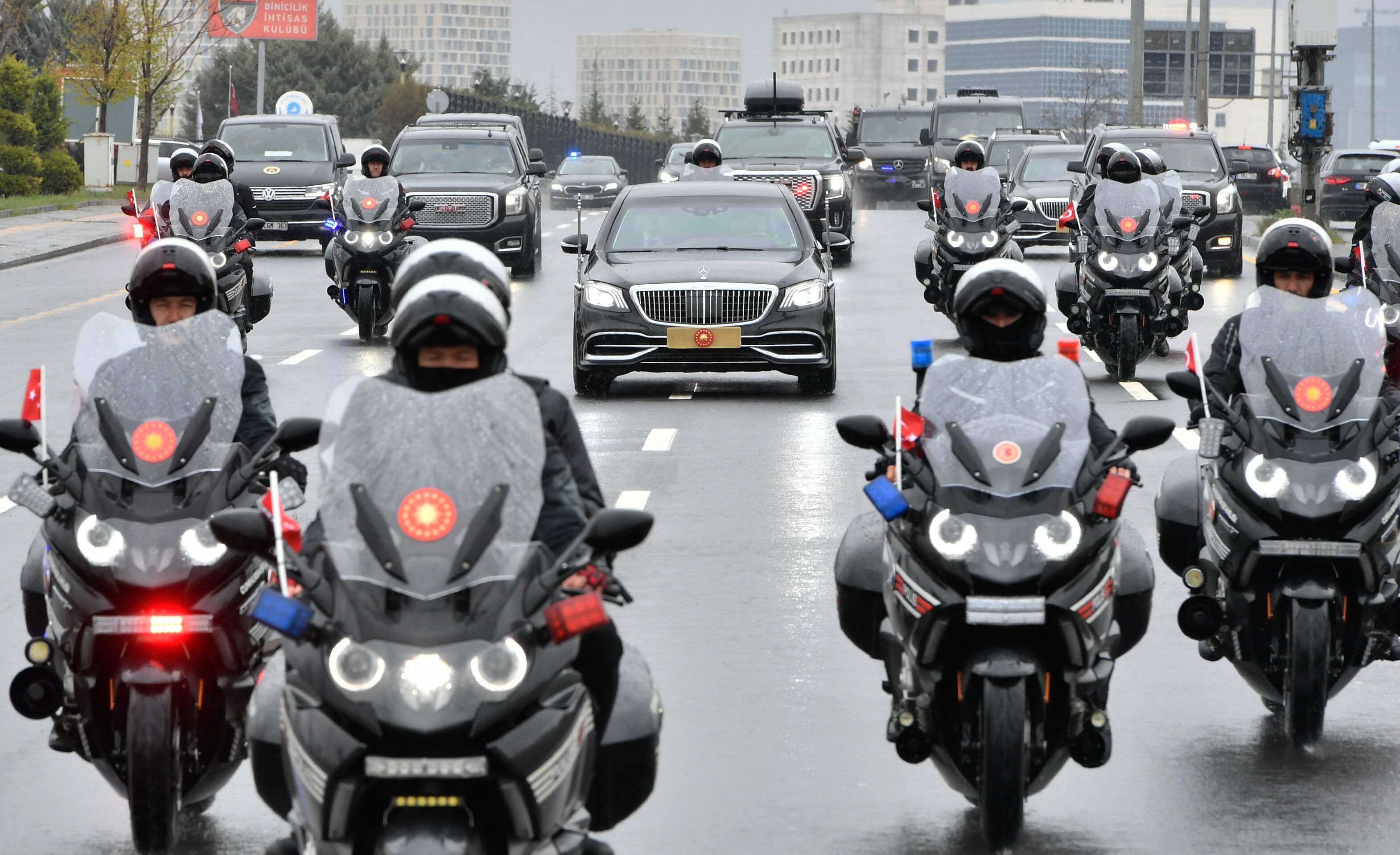 Cumhurbaşkanı Erdoğan polisleri ağırladı: Alçak iftiralara müsaade etmeyiz - 1. Resim