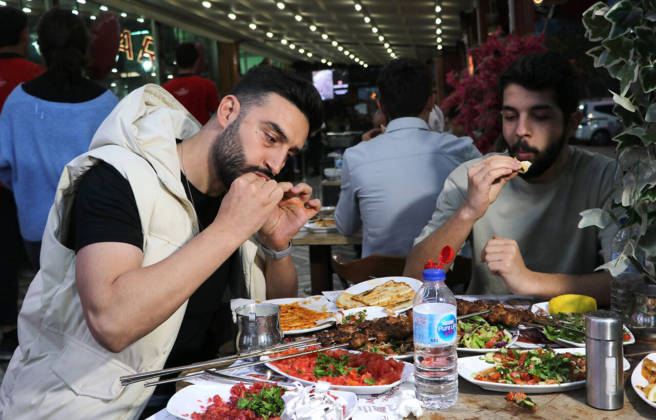 "Gastronomi şehri" heyecanı herkesi sardı! Adana esnafı bu ünvanı merakla bekliyor "Gastronomi şehri" heyecanı herkesi sardı! Adana esnafı bu ünvanı merakla bekliyor - 6. Resim