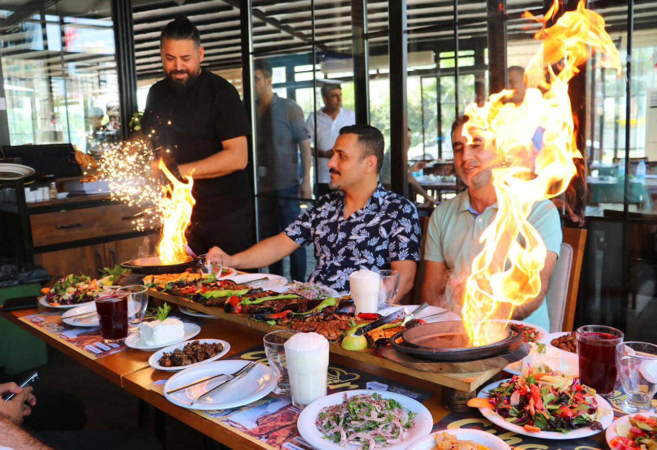 "Gastronomi şehri" heyecanı herkesi sardı! Adana esnafı bu ünvanı merakla bekliyor "Gastronomi şehri" heyecanı herkesi sardı! Adana esnafı bu ünvanı merakla bekliyor - 2. Resim